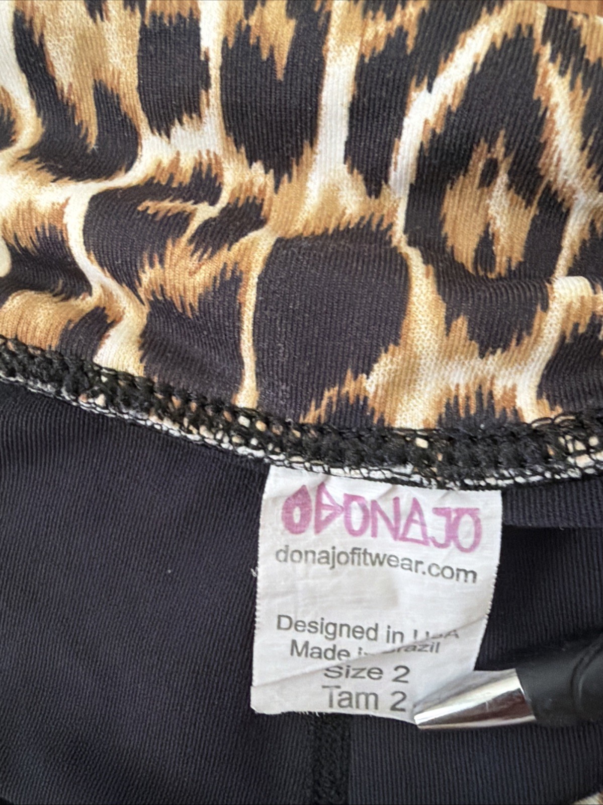 Dona Jo Women’s Leopard Print Athletic Skort/Leggings Size M (Q07)