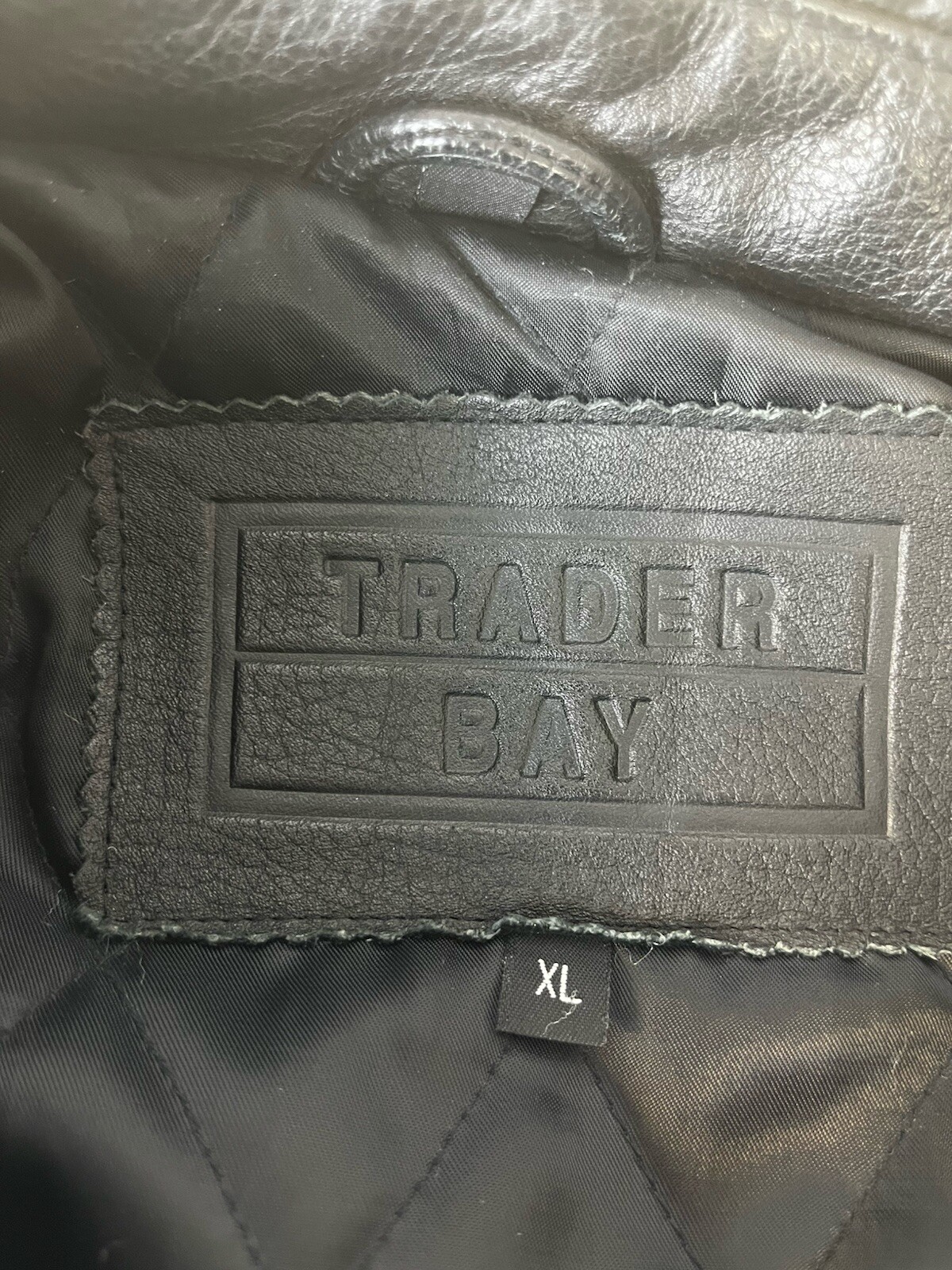 Trader Bay Men’s Black Leather Bomber Jacket YKK Zip Front Quilt Lining Size XL