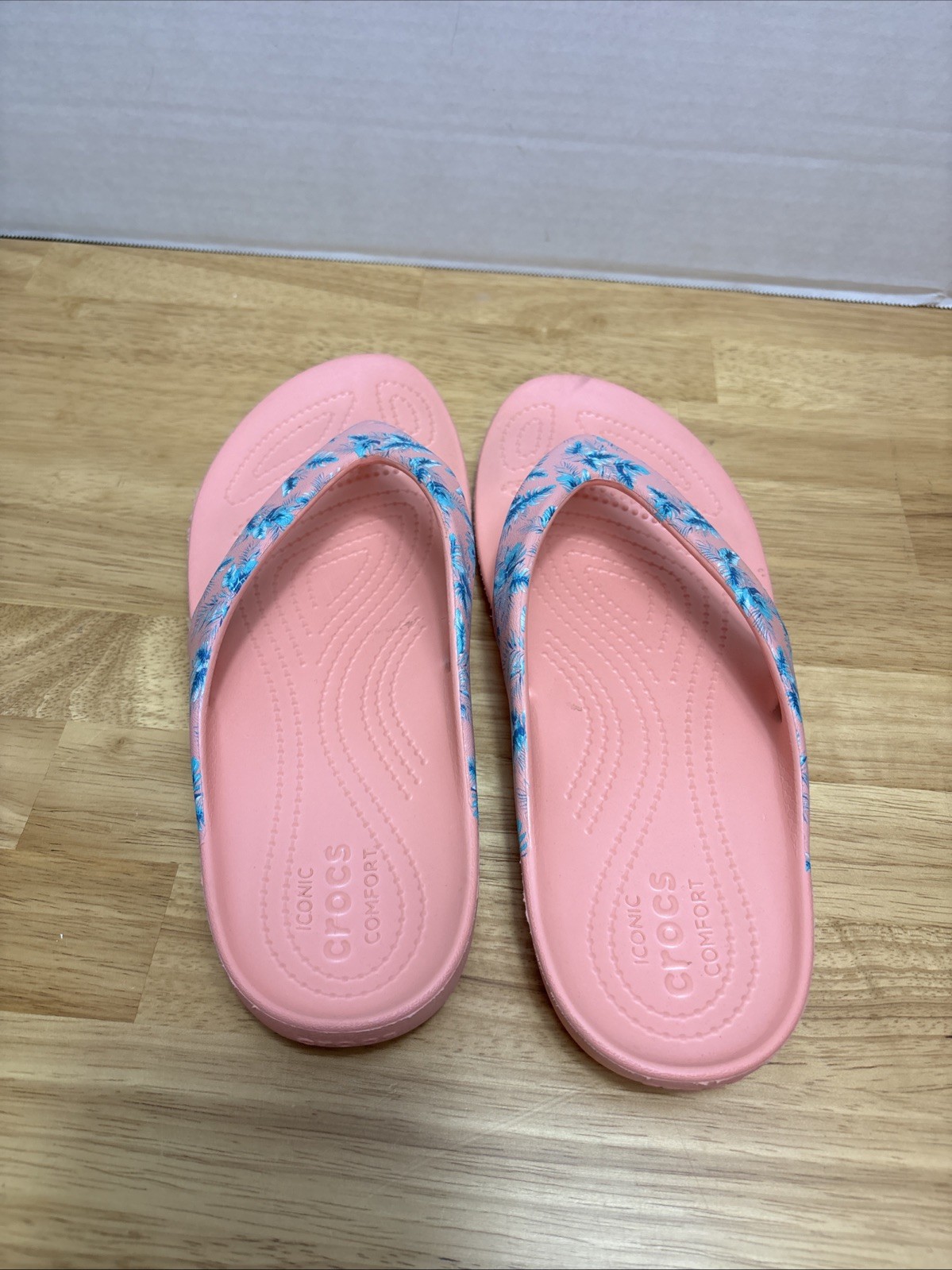 Croc Kadee II Flip Flop Woman Size 10 Tropical Coral Teal Print Thong Slip On