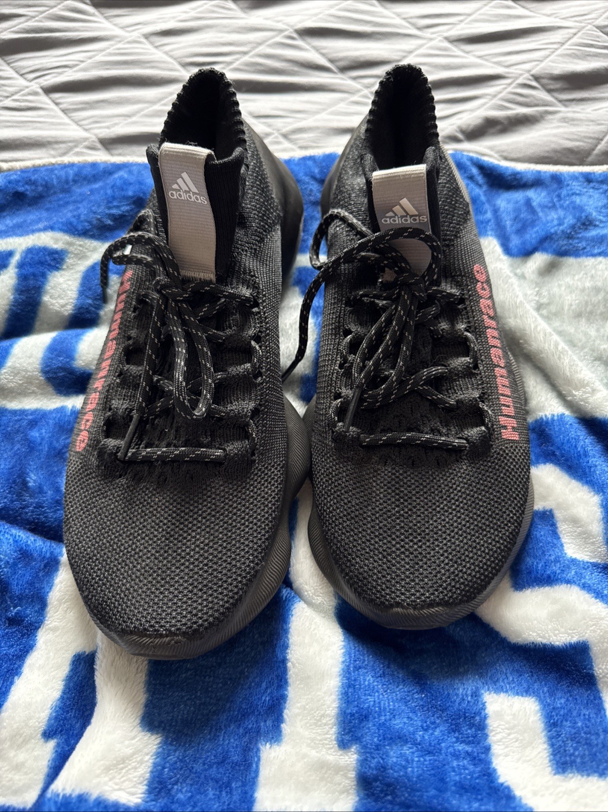 Pharrell x adidas Human Race Sichona Black Shock Pink. No Box VNDS