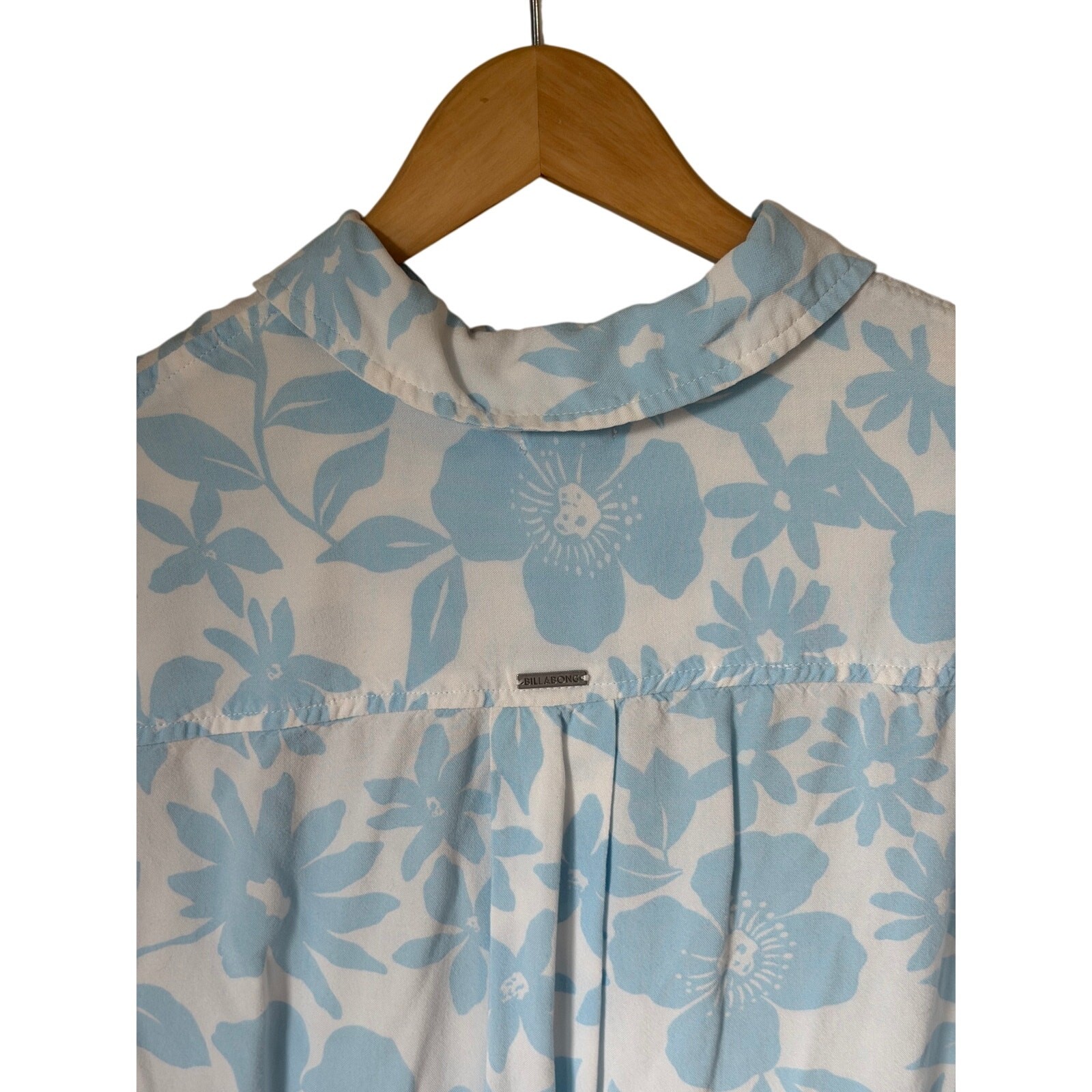 Billabong Mens Size Small Floral Button Down Shirt Blue White Hawaiian Beach