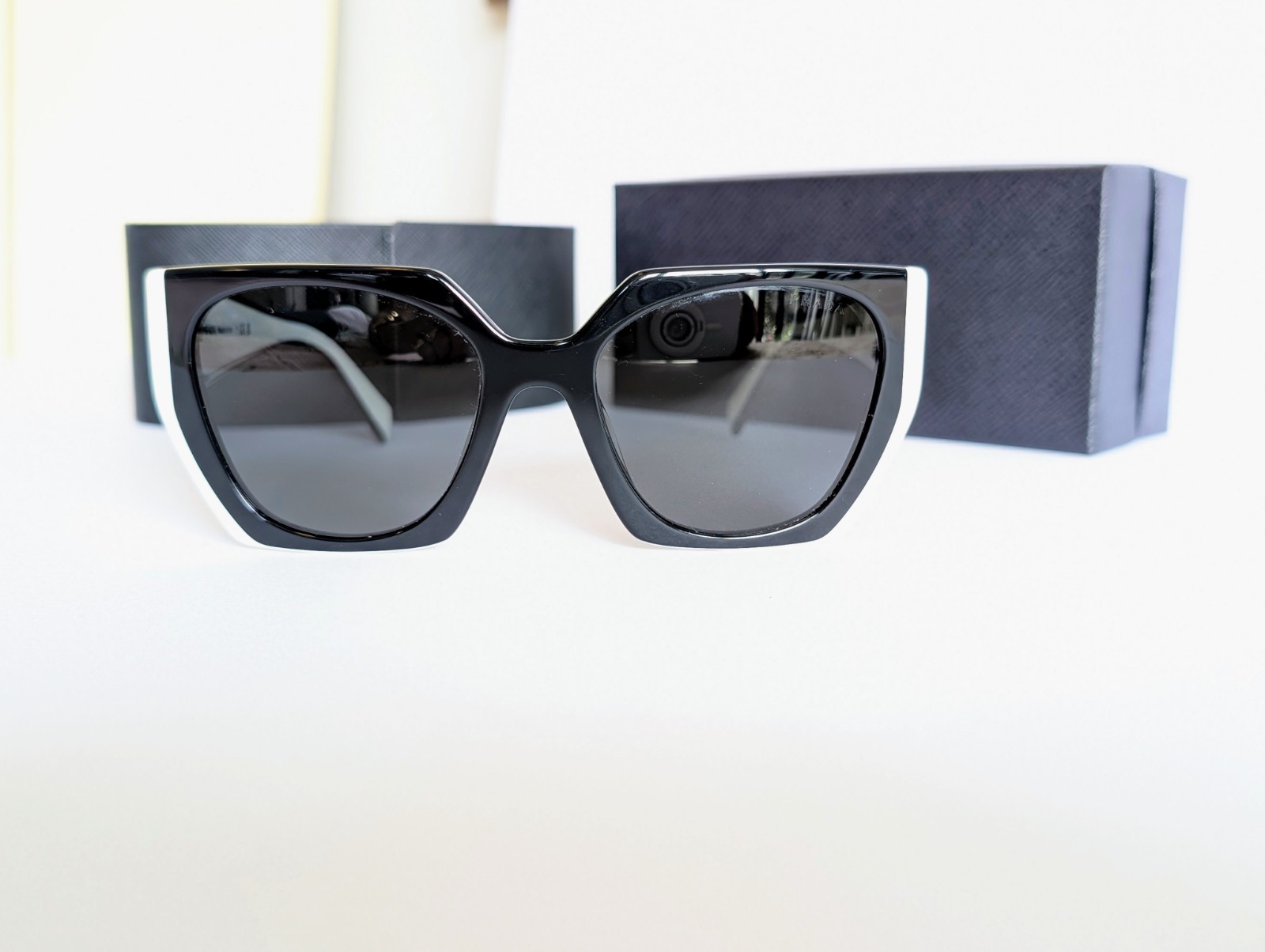 ​Prada Sunglasses Monochrome SPR 15W Black White Geometric PR 15WS 09Q-5S0 New!