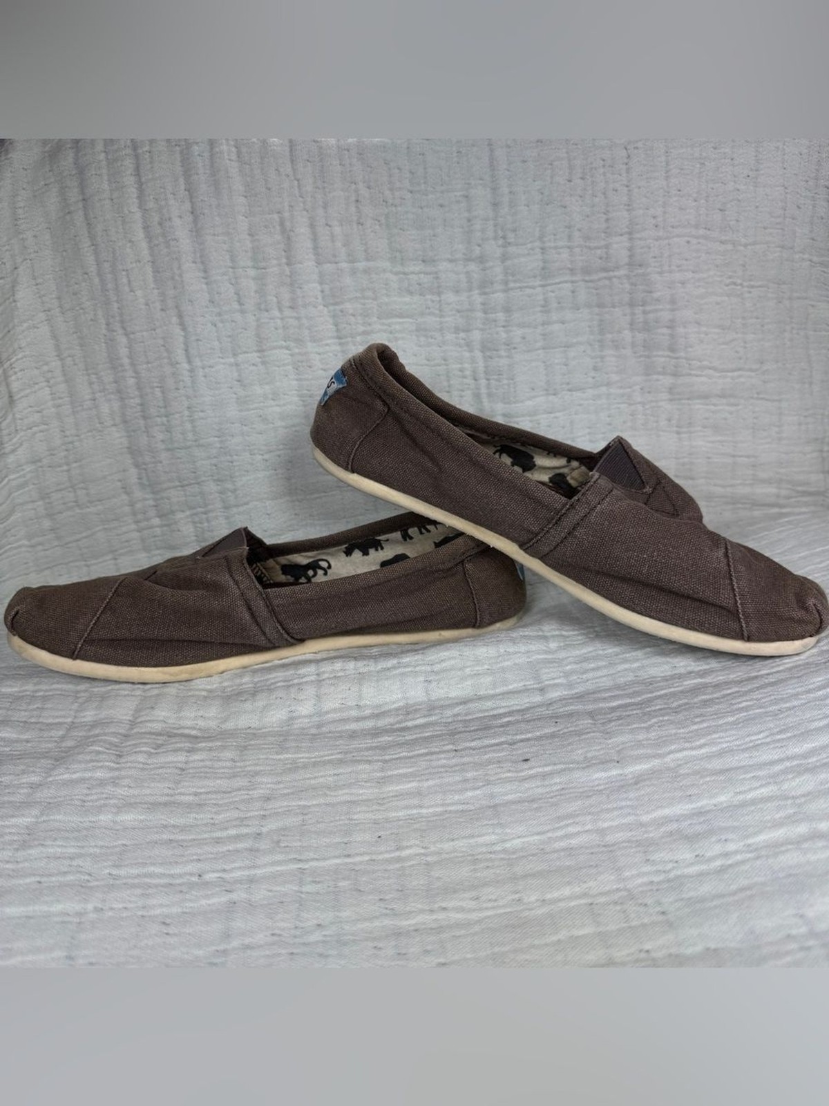 TOMS Classic Canvas Slip On Flats Brown Womens Size 9