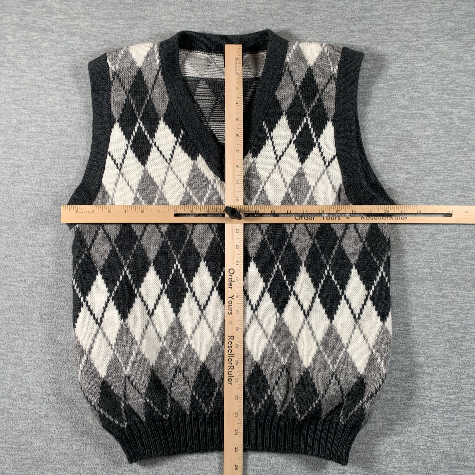 Sweater Vest Mens Small Gray Argyle 100% Alpaca Knit V Neck Pullover Peru