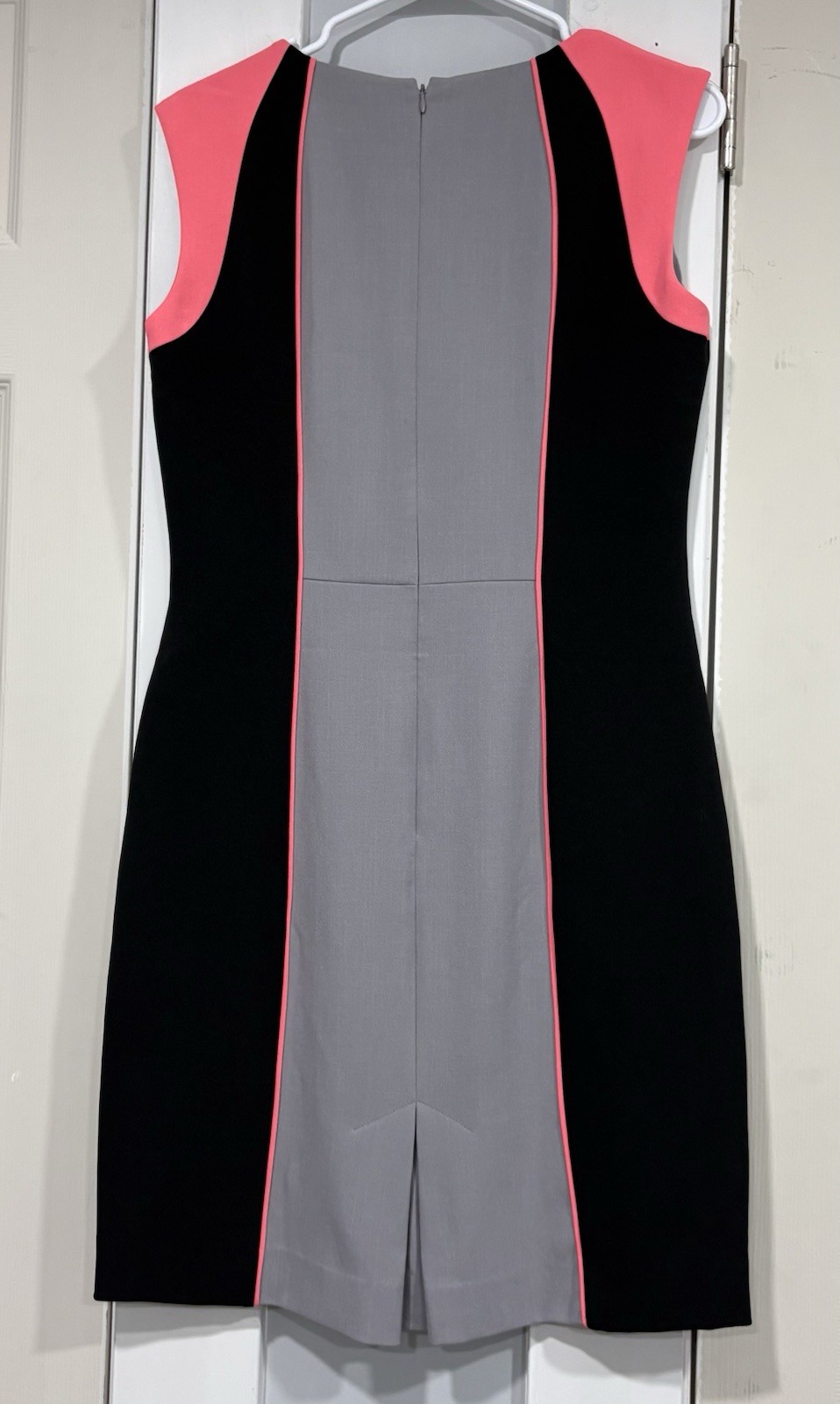 Tahari Arthur Levine Dress Size 8 Colorblock Sheath Sleeveless Gray Black pink