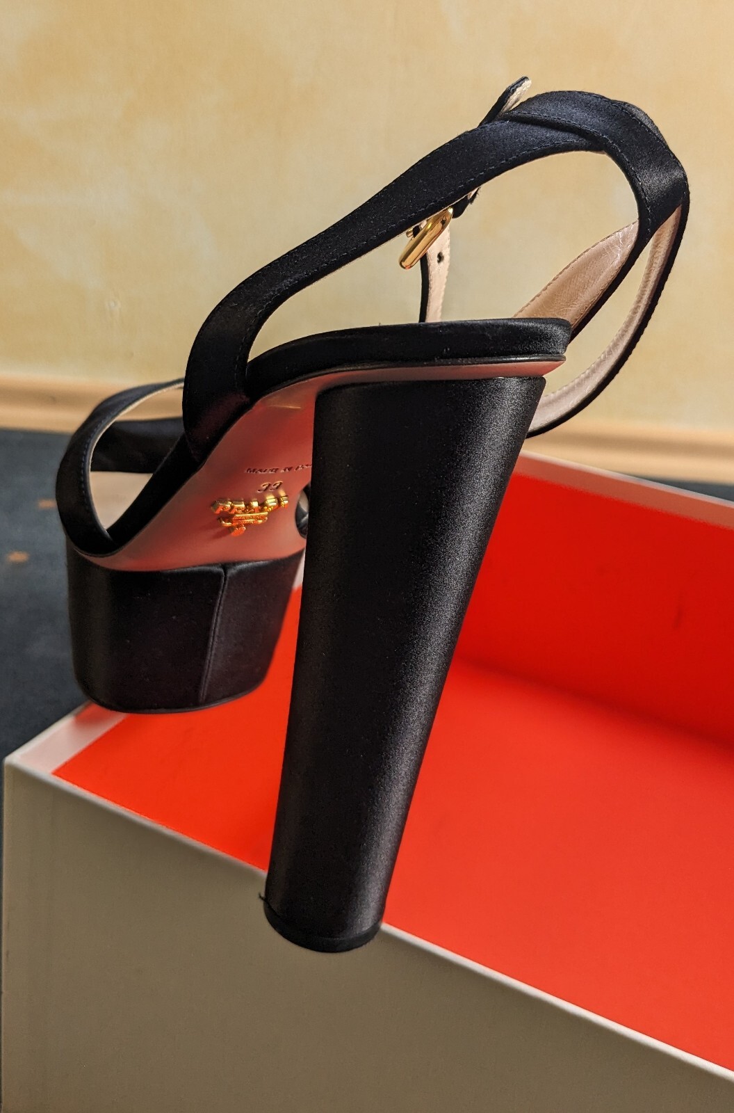 Prada Pumps • Satin • Black • Open Front • 39/6 • 14cm • Absolutely Mint Condition!