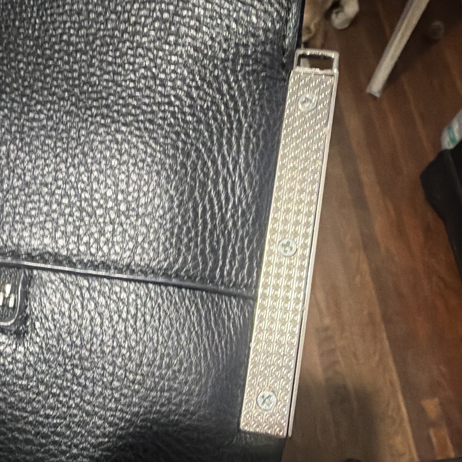 Danier Black Pebbled Shoulder Bag Zip Closure Silver Hardware Lined Pockets