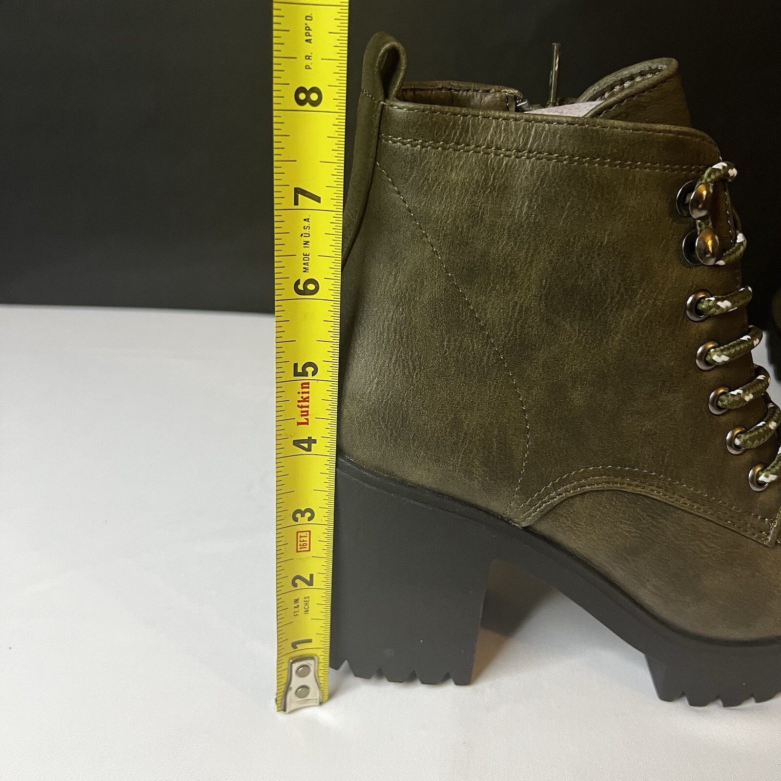 NWB Seven7 Flatiron Ankle Boots Olive Lug Sole Man-Made Materials 3.5″ Heel 8