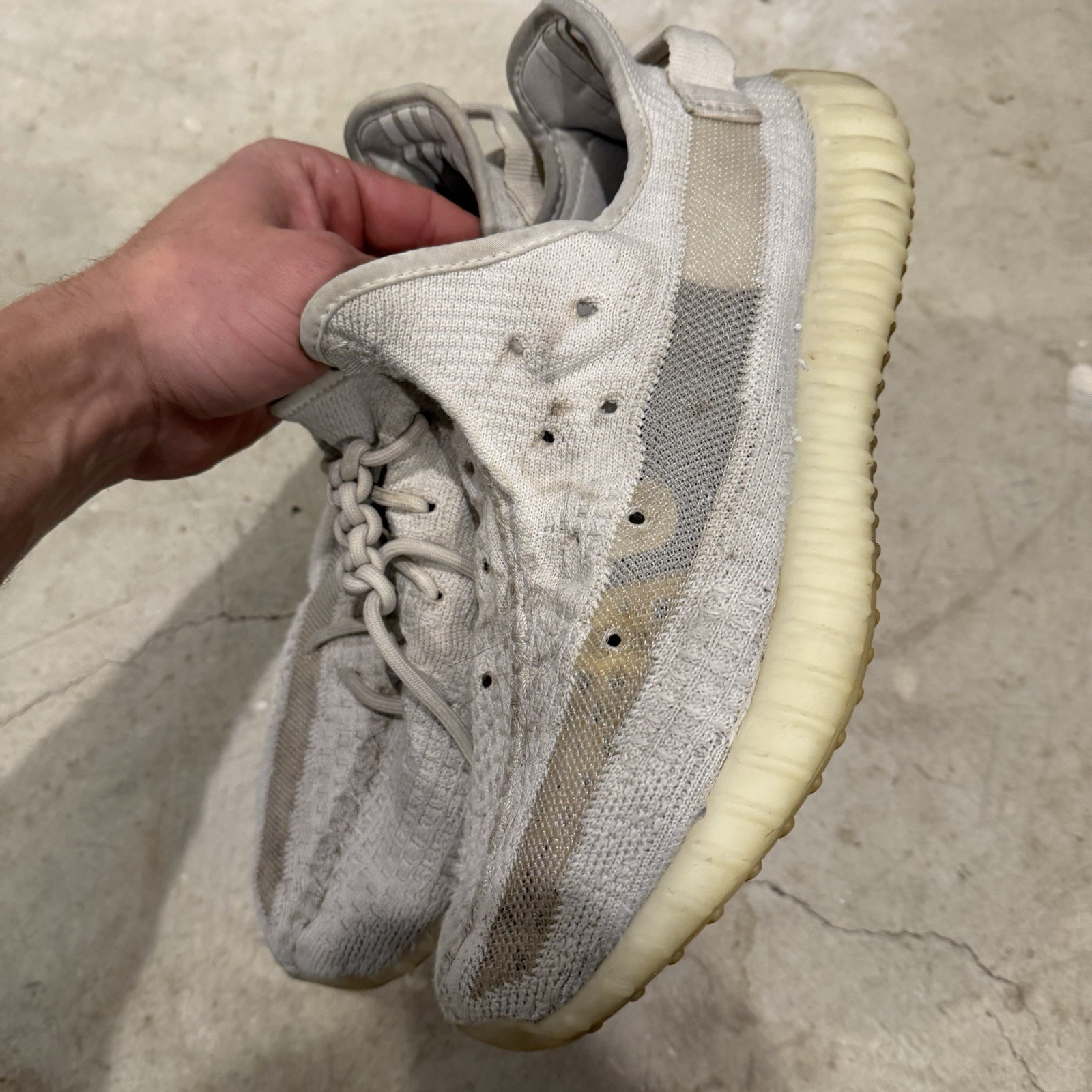 Adidas Yeezy Boost 350 V2 Low Bone Size 9.5 HQ6316 *STAINS HOLE FLAWS*