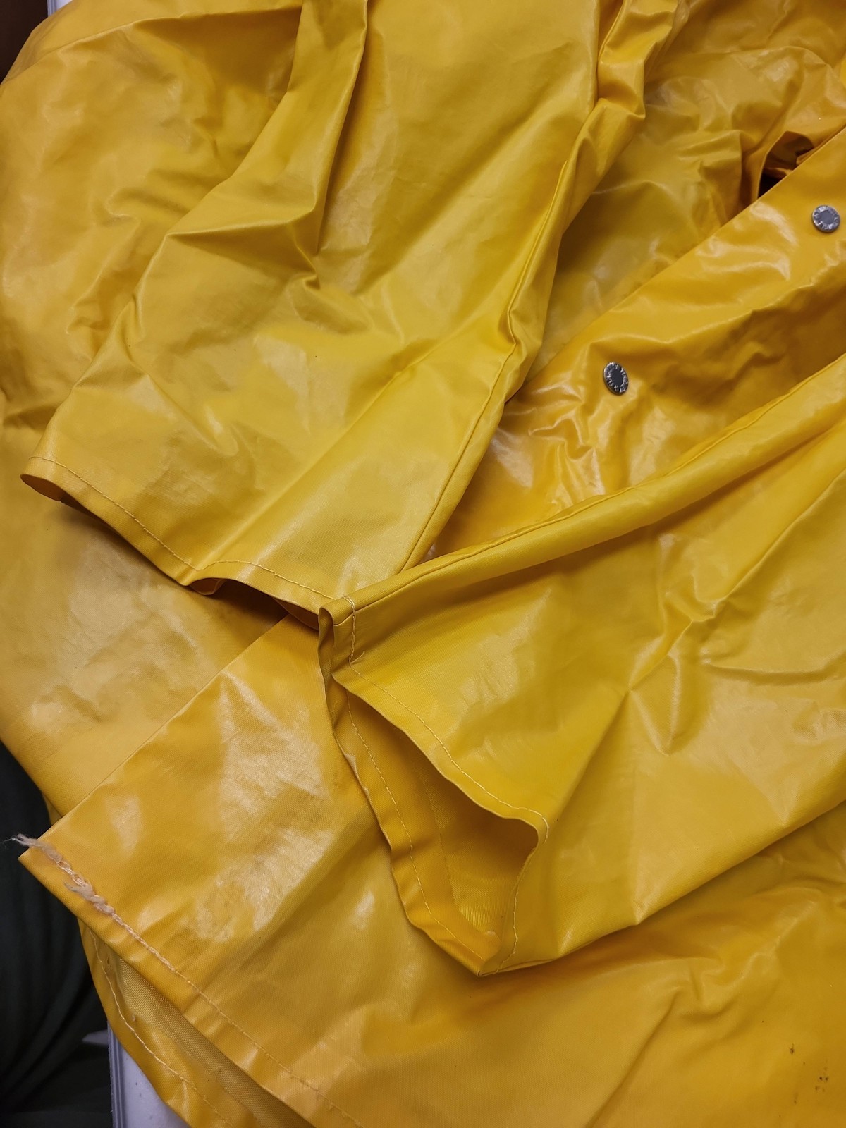 Tingley Men’s XL Yellow Raincoat Jacket Snap Front Heavy Duty Waterproof Slicker