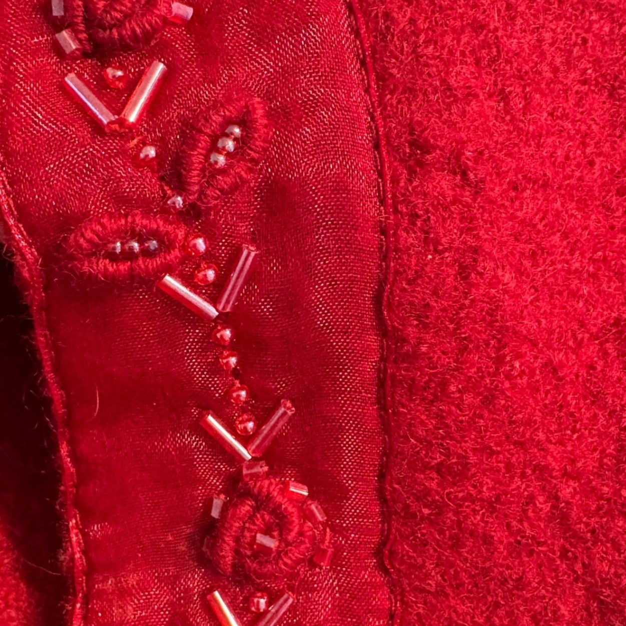 Alexandra Bartlett Red 100% Wool Beaded Floral Cardigan Sweater Velvet Trim Sz L