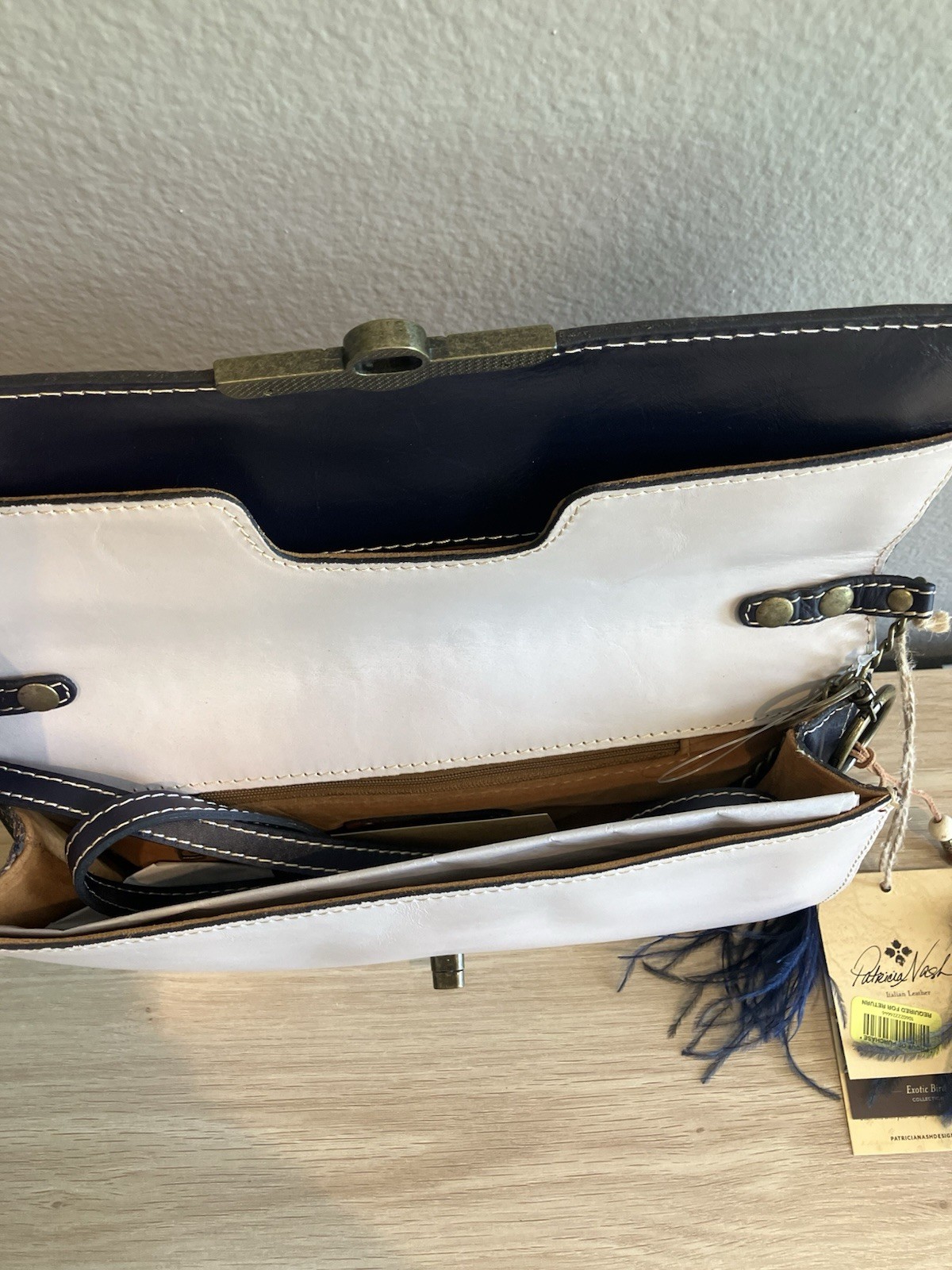 Patricia Nash White Bird Print Crossbody Bag Turn Lock Tassel Charm Pockets