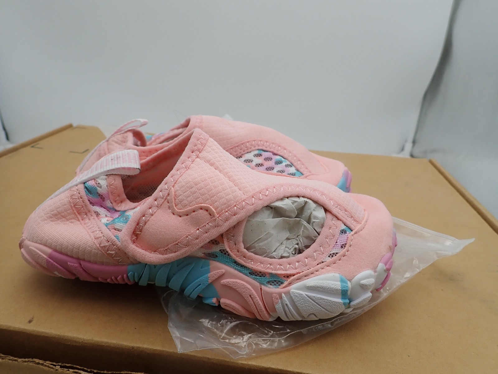 XIHALOOK Toddler Water Shoes Wide Toe Barefoot Sneakers Water Shoes size 9 & 13