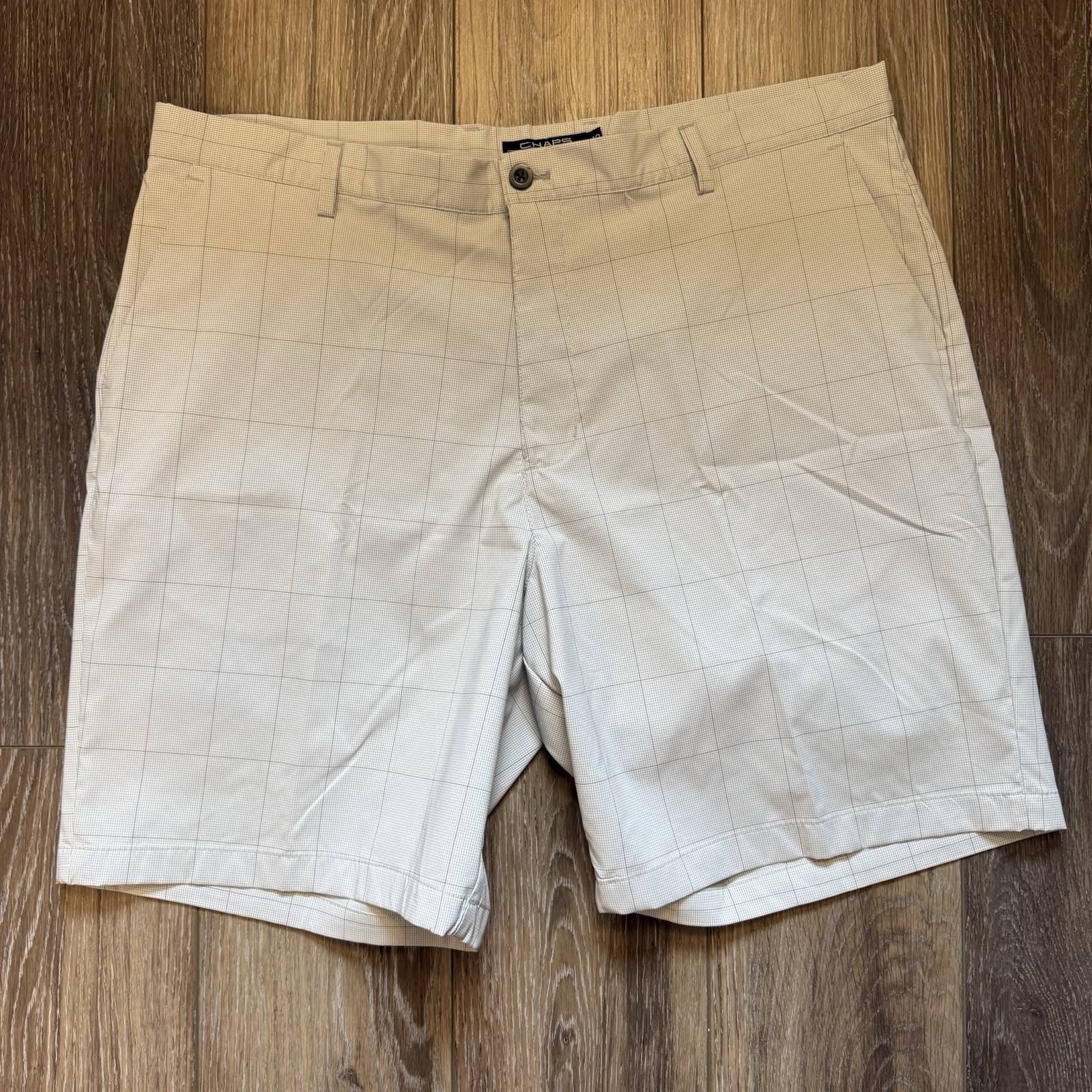 Chaps Men’s Golf 78 Shorts Gray Pinstripe W42 Inseam 9 Inches Lightweight Preppy