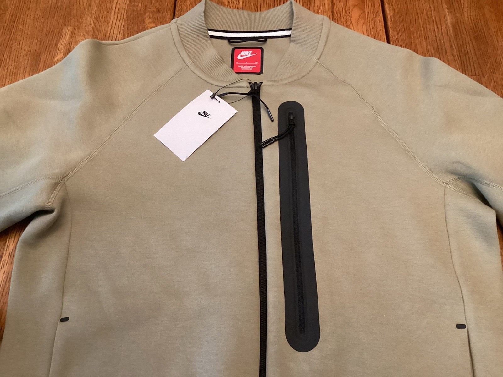 NWTs Nike Tech Fleece Bomber Full-Zip Jacket FB8008-276 Olive Black Men’s Size S