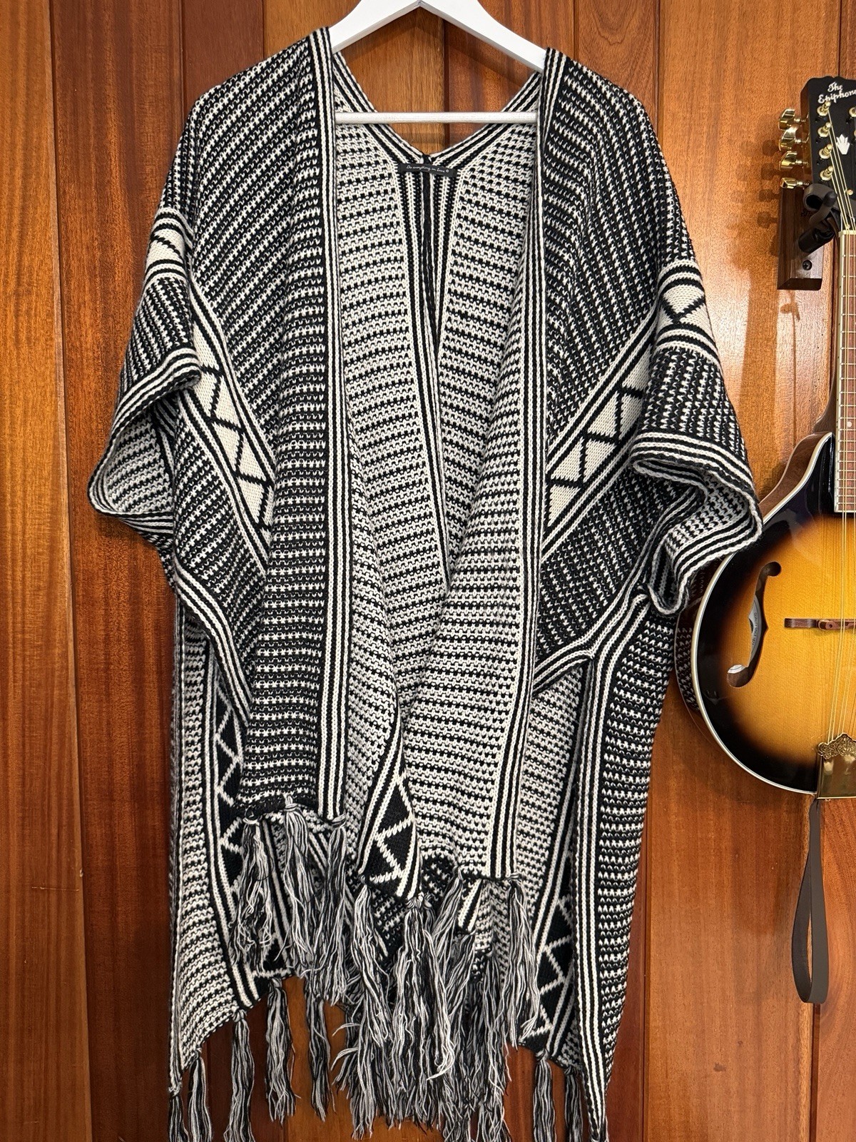 ANTHROPOLOGIE Do Everything In Love Poncho ONE SIZE Black/Cream Acrylic Knit