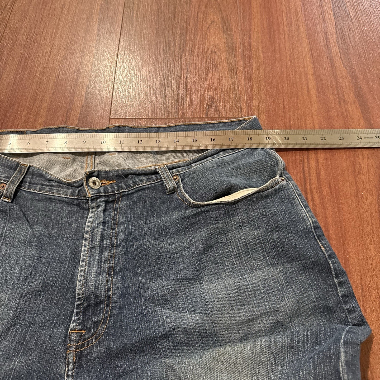 Lucky Brand Men Size 36 Straight Fit Blue Denim Jeans Cotton Logo 5Pocket Design