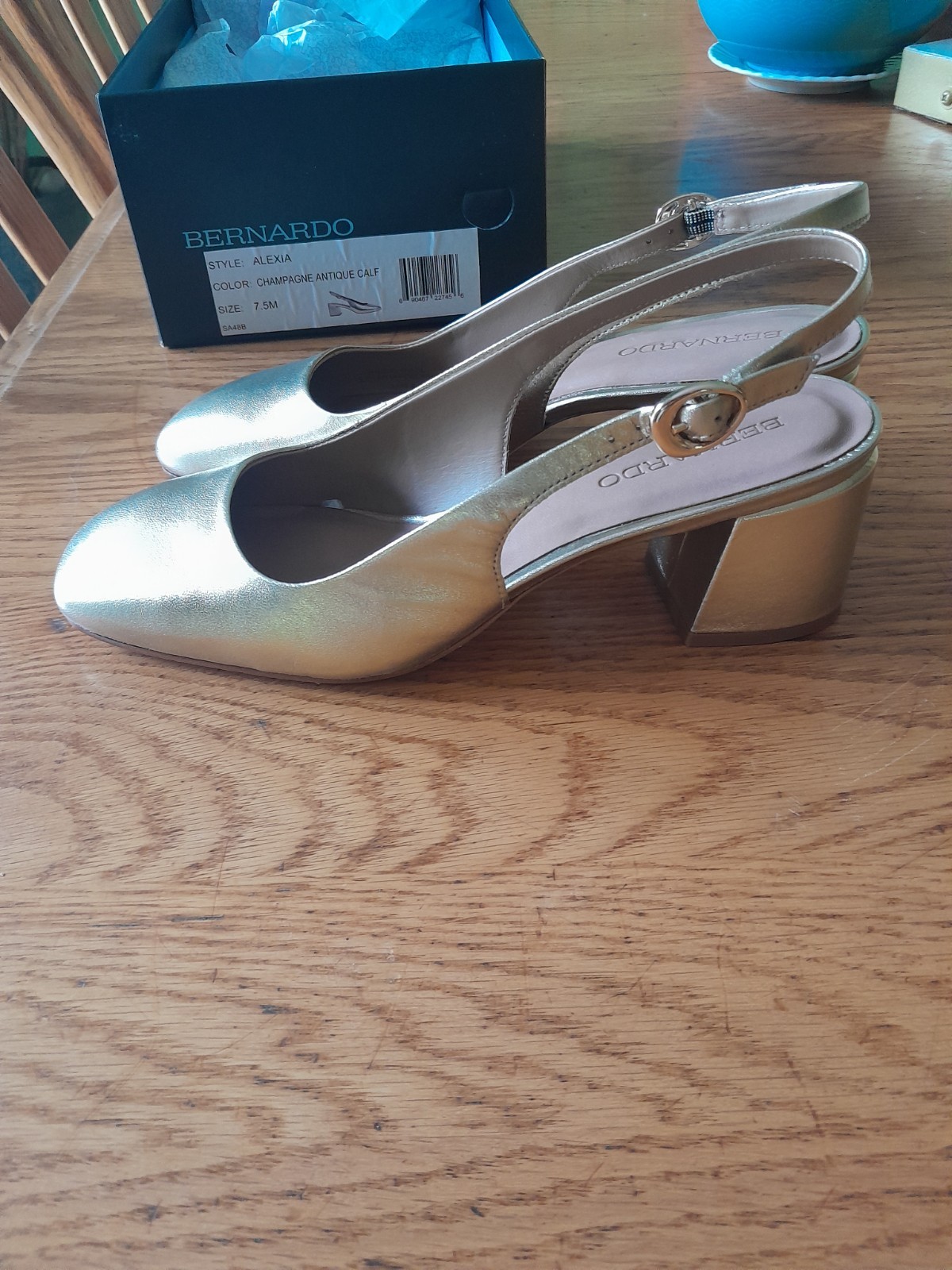 Bernardo Alexia Champagne /gold slingback block heels 7.5