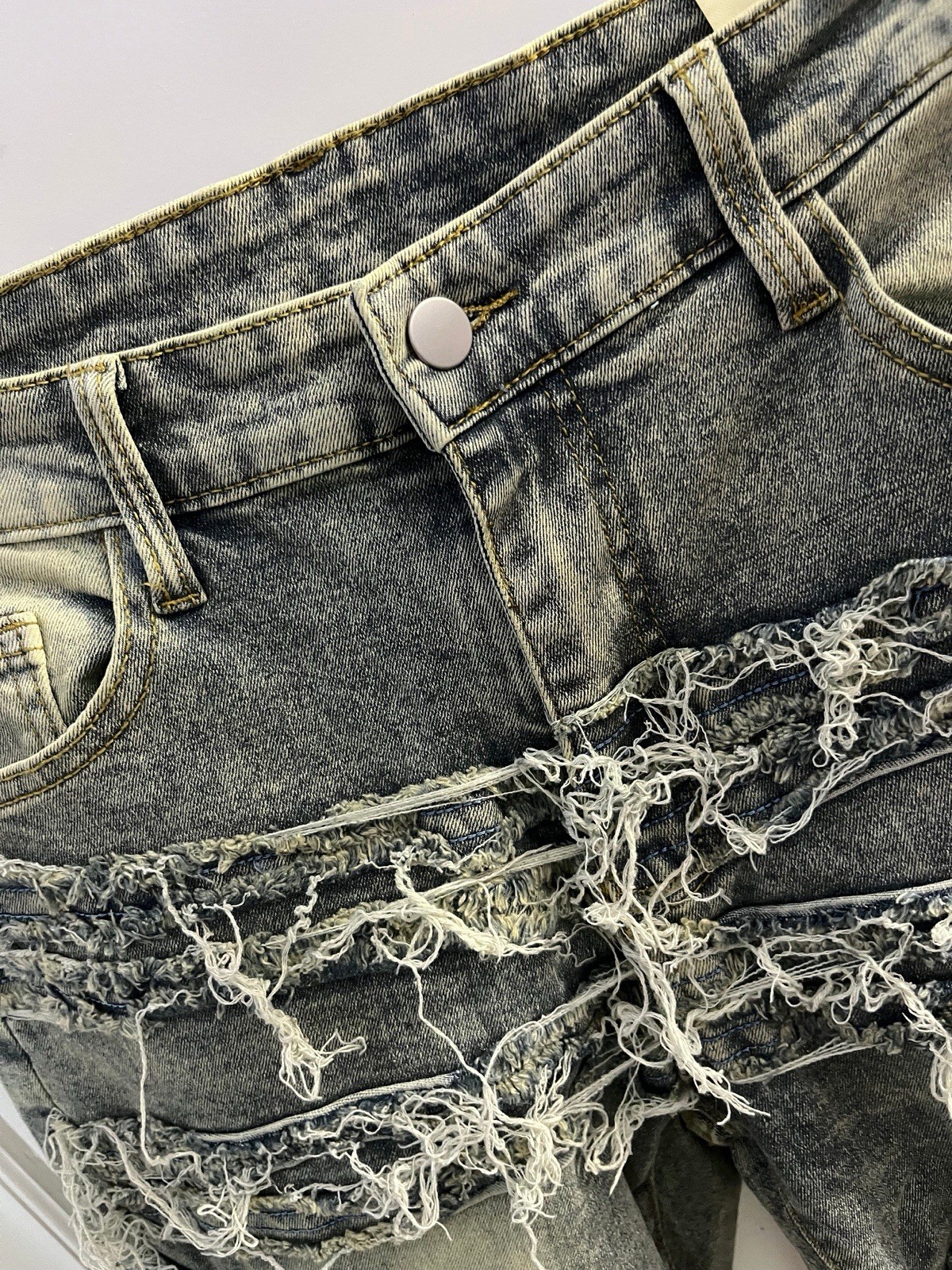 Men’s Wash Distressed Straight Leg slim Fit