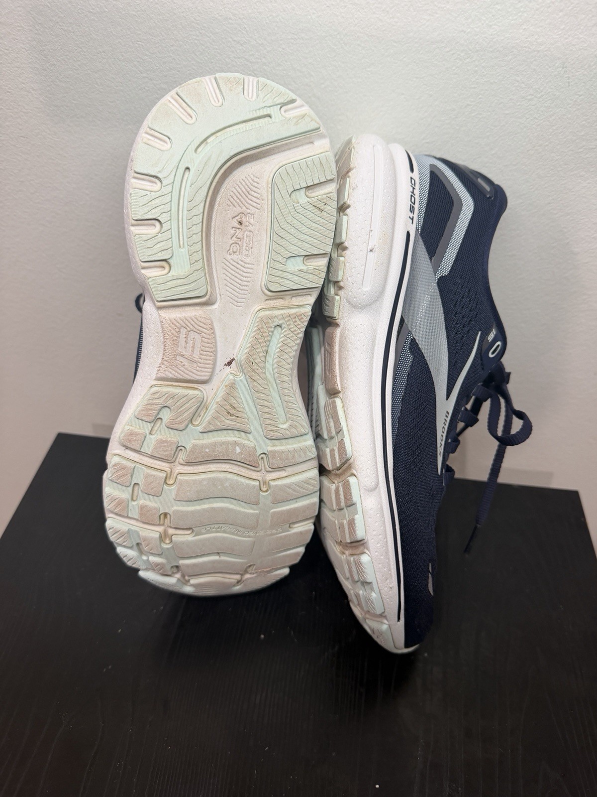 Brooks Ghost 15 women’s Low Top Running Sneakers Lace-Up Blue/White/Gray