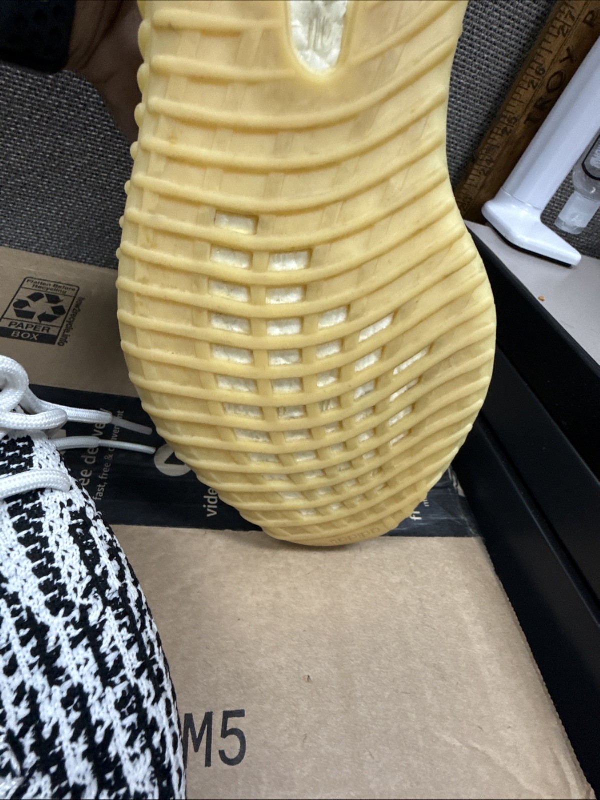 adidas Yeezy Boost 350 V2 Zebra White/Black Striped Low Top Sneakers Mens 7