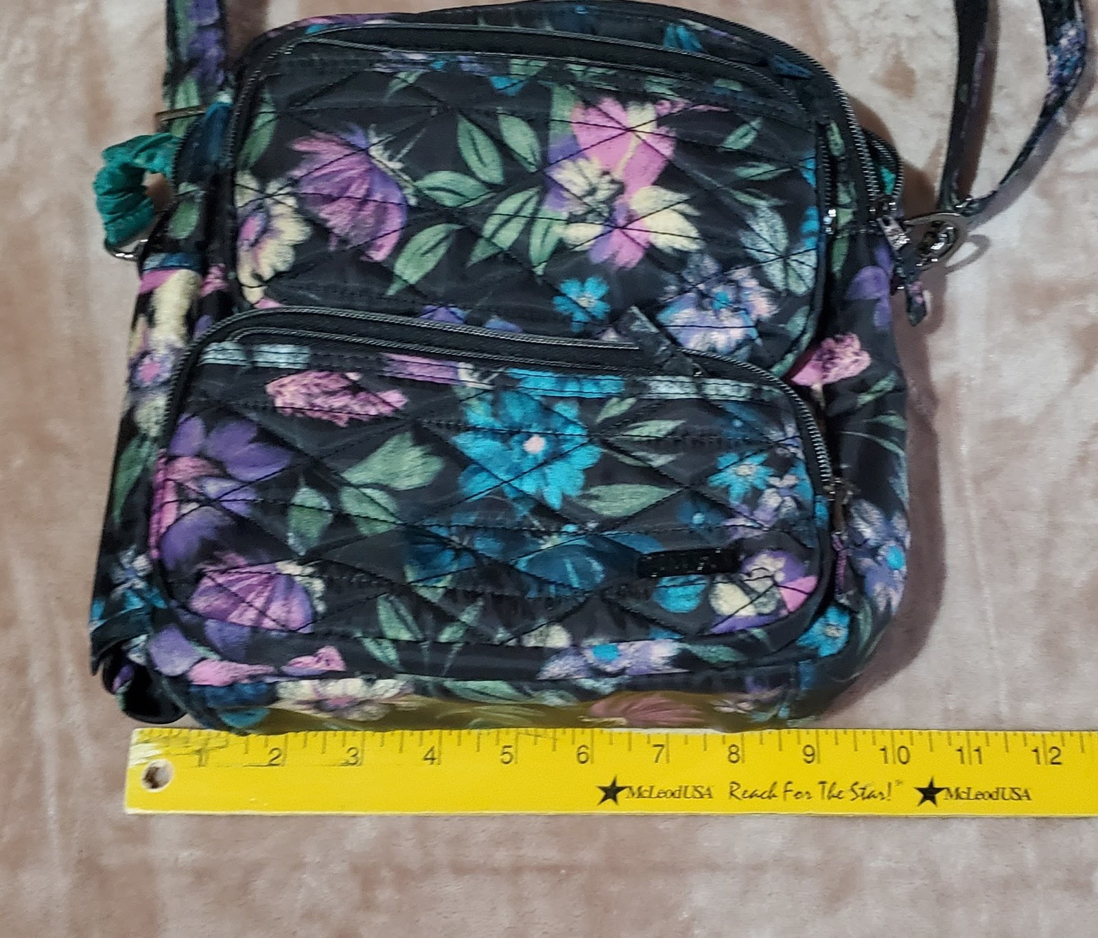 NWOT Lug Compass Bloom Black Floral Crossbody Bag Multi Pocket Organizer Purse