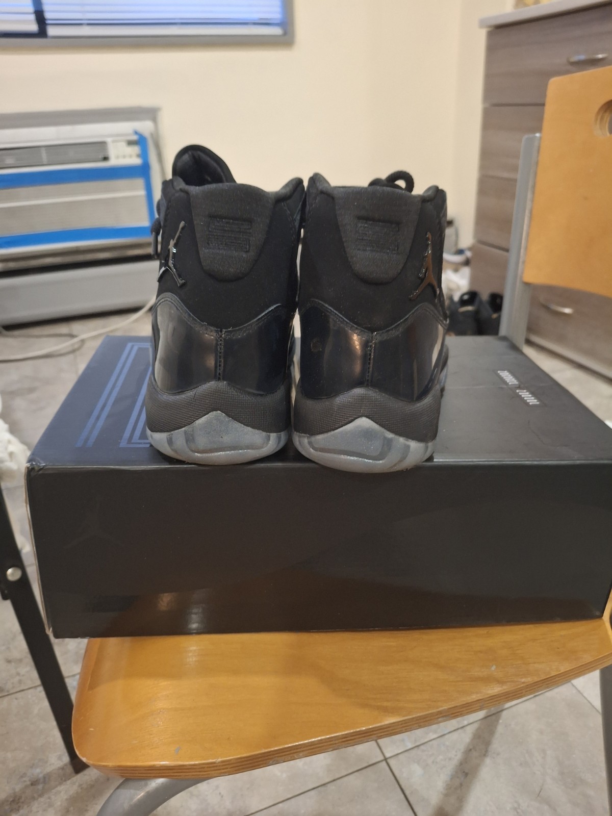 Jordan Air Jordan 11 Men’s Mid-Top Black Lace-Up Basketball Sneakers