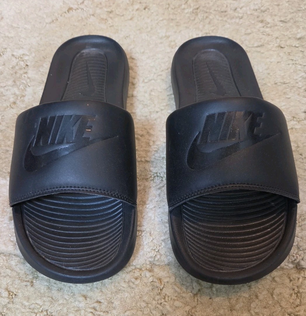 Nike Victori One slide Sandals Men’s Size 10 All Black