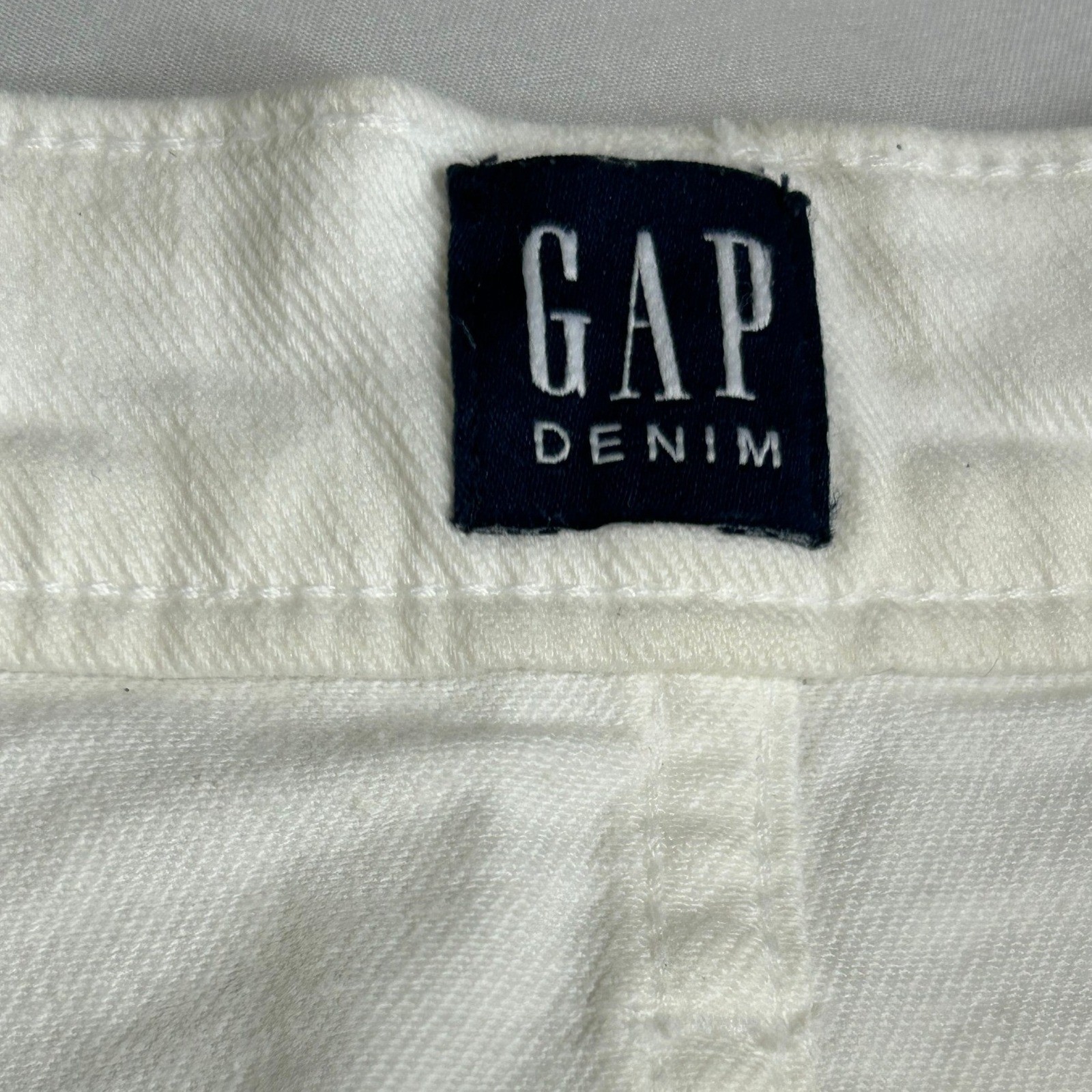Gap Denim White Cutoff Mini Skirt Raw Hem Size 27 Zipper Fly 5-Pocket
