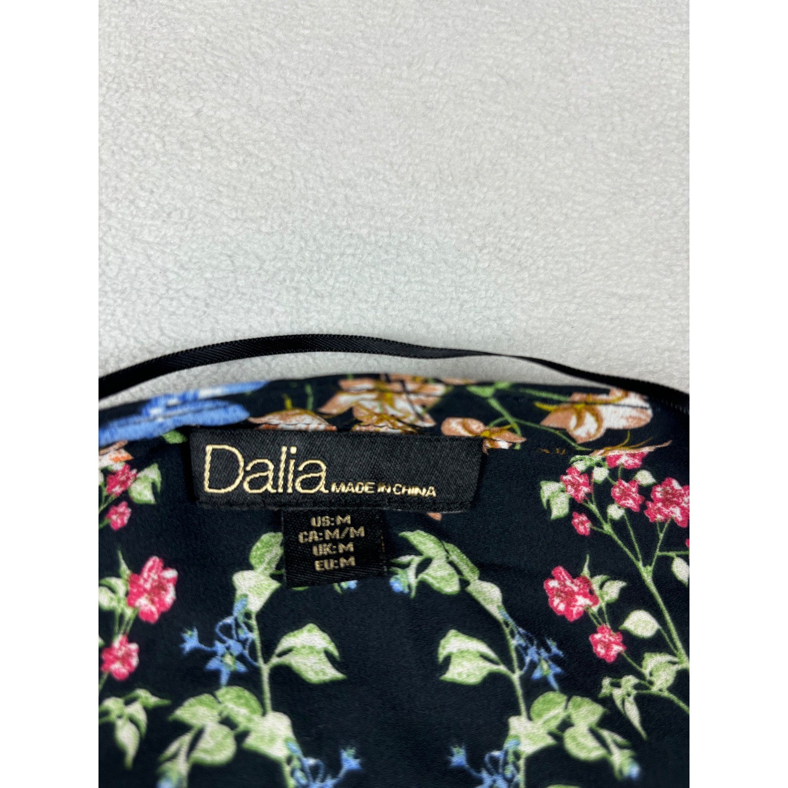 Dalia Womens Sleeveless Floral Blouse Black Multi Color Split Neck Top Size M