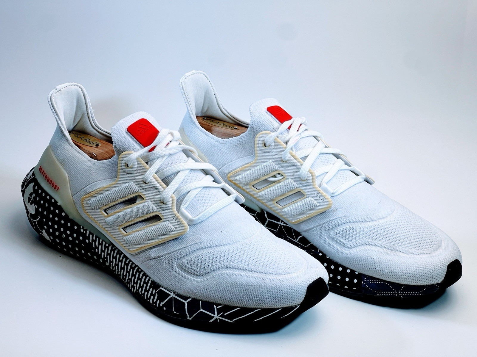 Adidas UltraBoost 22 Patchwork Graphic Cloud White Men’s Size 11.5 [GW6912]