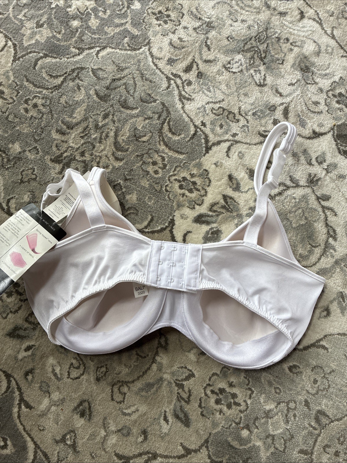 NWT Bali Bra 40D Underwire 3320 No Poke Lined Underwire Bra White