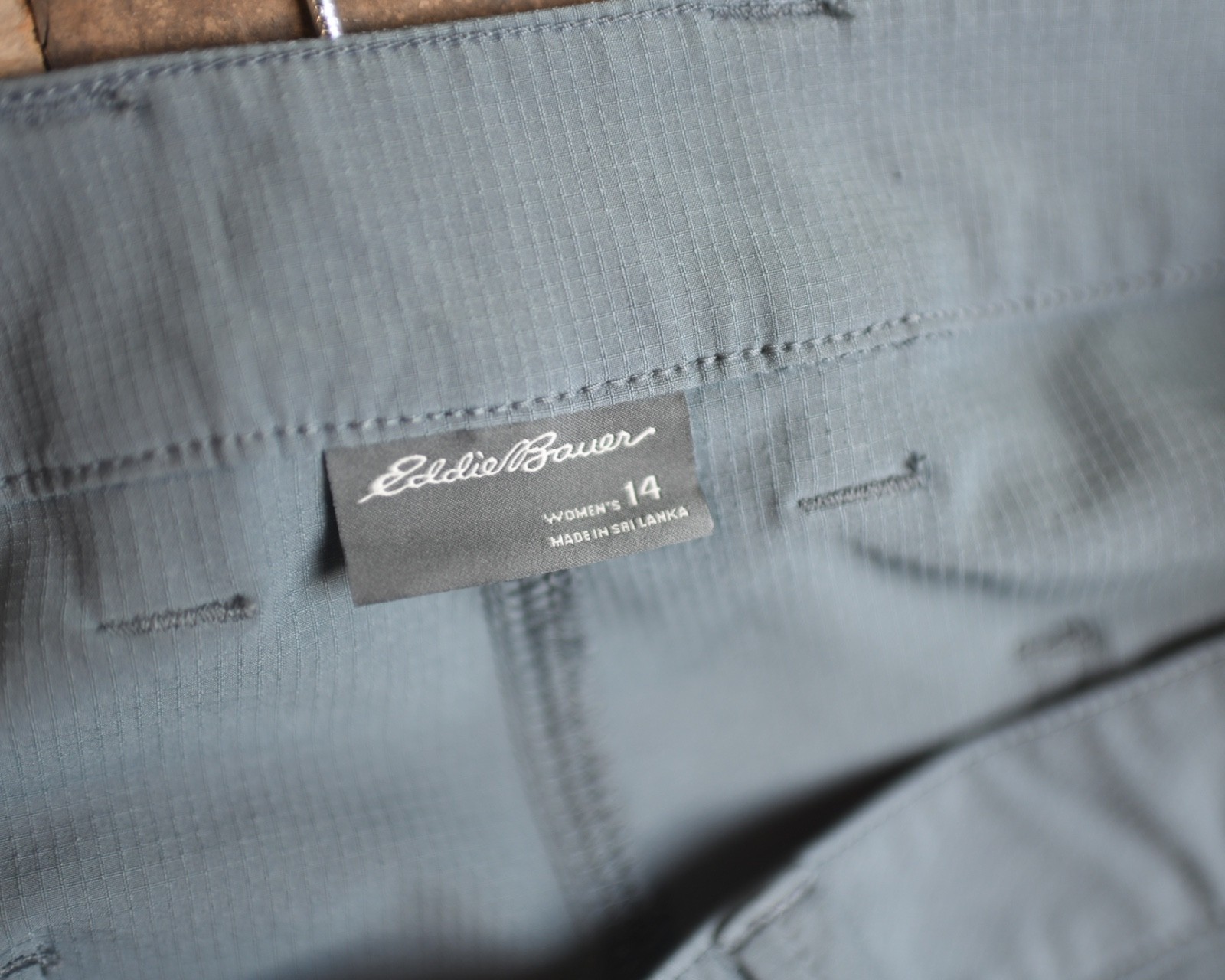 Eddie Bauer Guide Pro Capri Pants Womens 14 Gray Stretch Hiking Outdoor Cargo