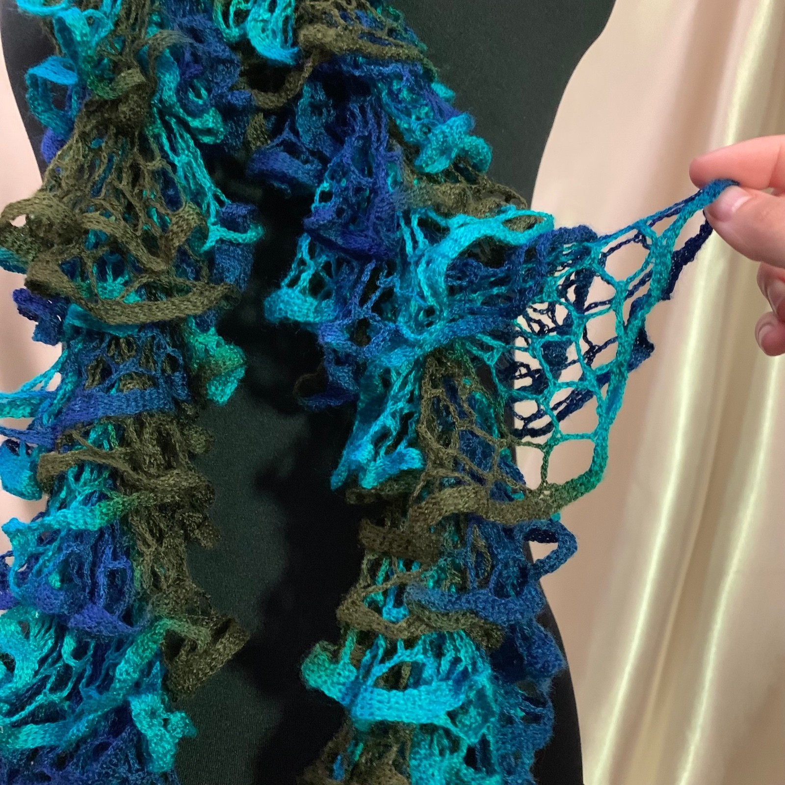Beachy Ruffled Ribbon Boa Scarf Blue Teal Web Mesh Open Knit Frill Y2K