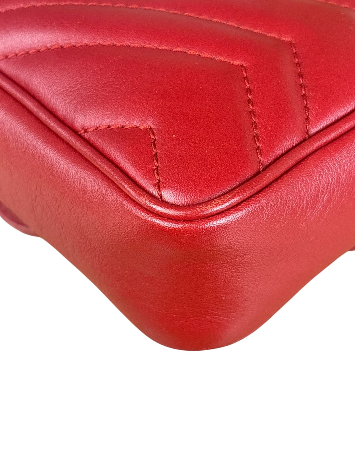 Size OS – Gucci Red Chevron Quilted Matelasse Mini Leather Shoulder Bag / Pre-Ow