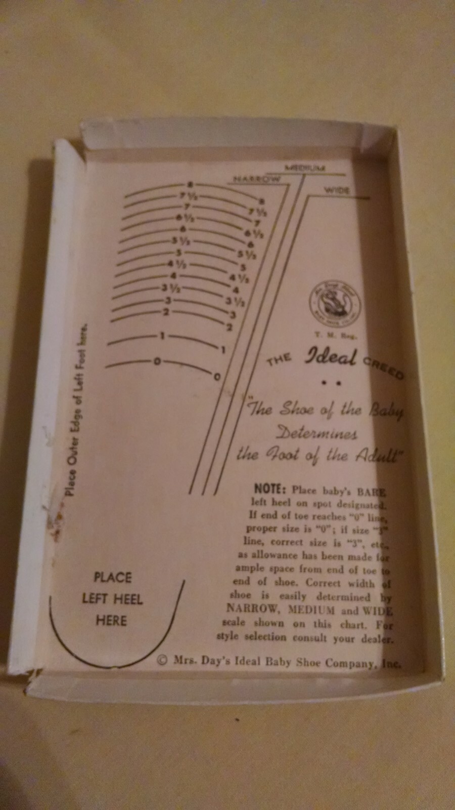 CHILD SHOE BOX MRS DAYS IDEAL BABY SHOE BOX ONLY AS IS SHOE CHART VINTAGE WHITE*