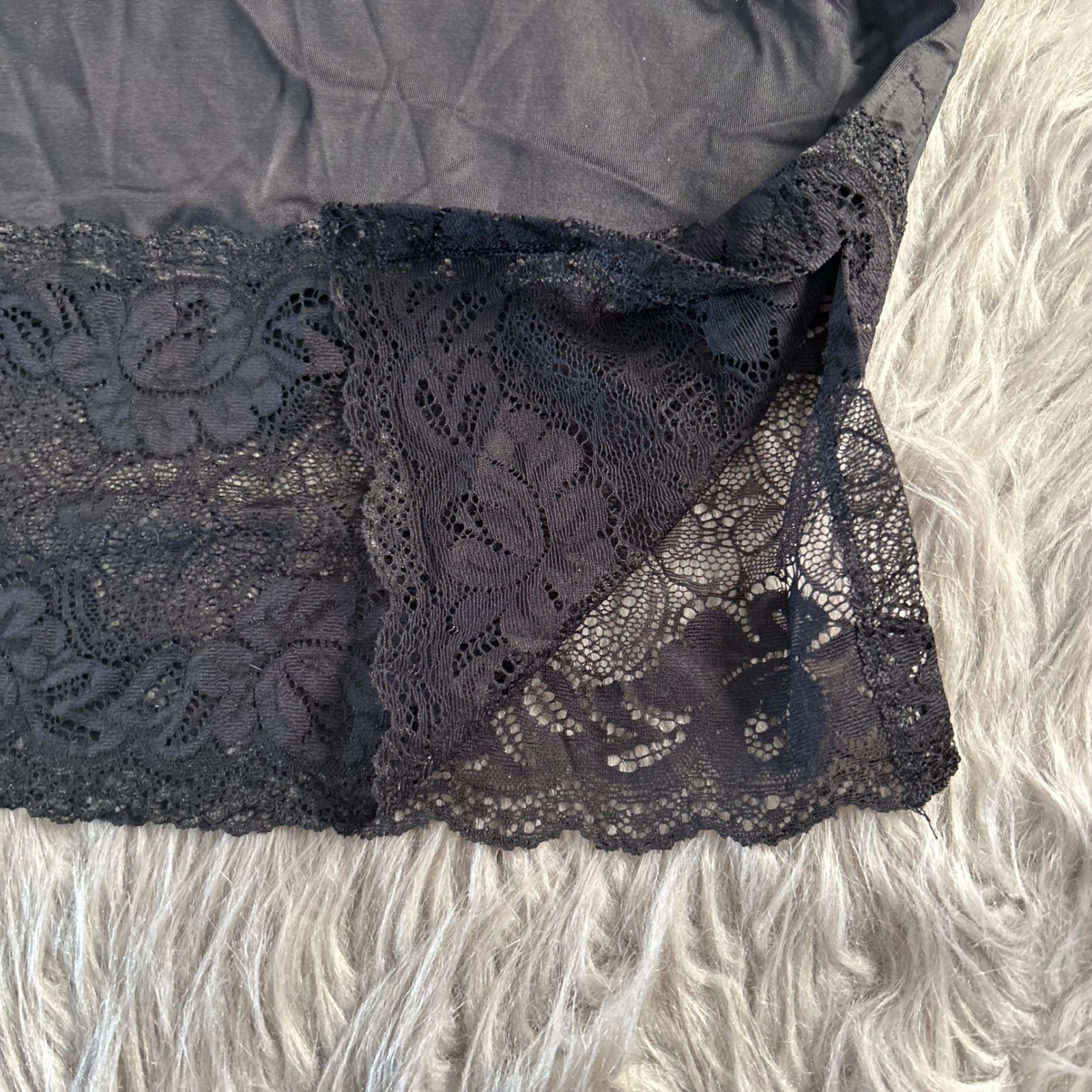 Vanity Fair Radiant Collection Half Slip Women Size Medium 22″ Black Floral Lace