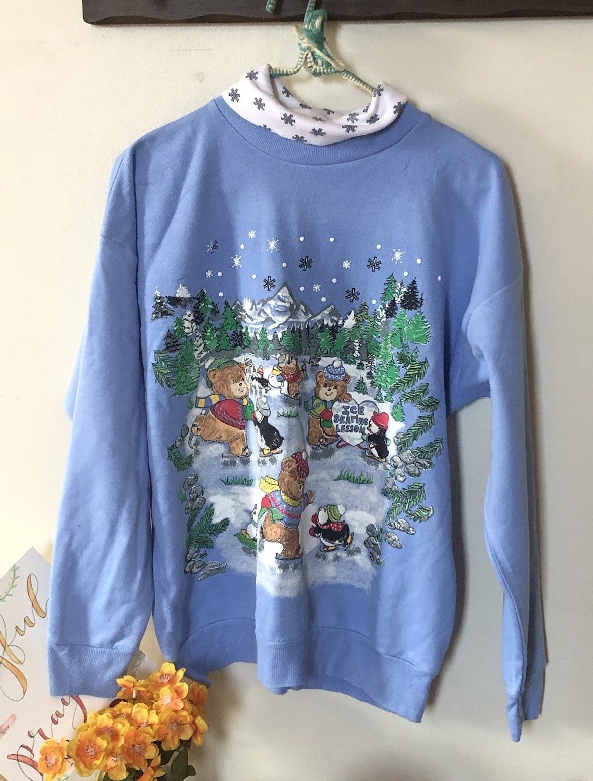 Vtg Land’n Sea Womens S Lightweight Sky Blue Pullover Winter Ice Skating Bears