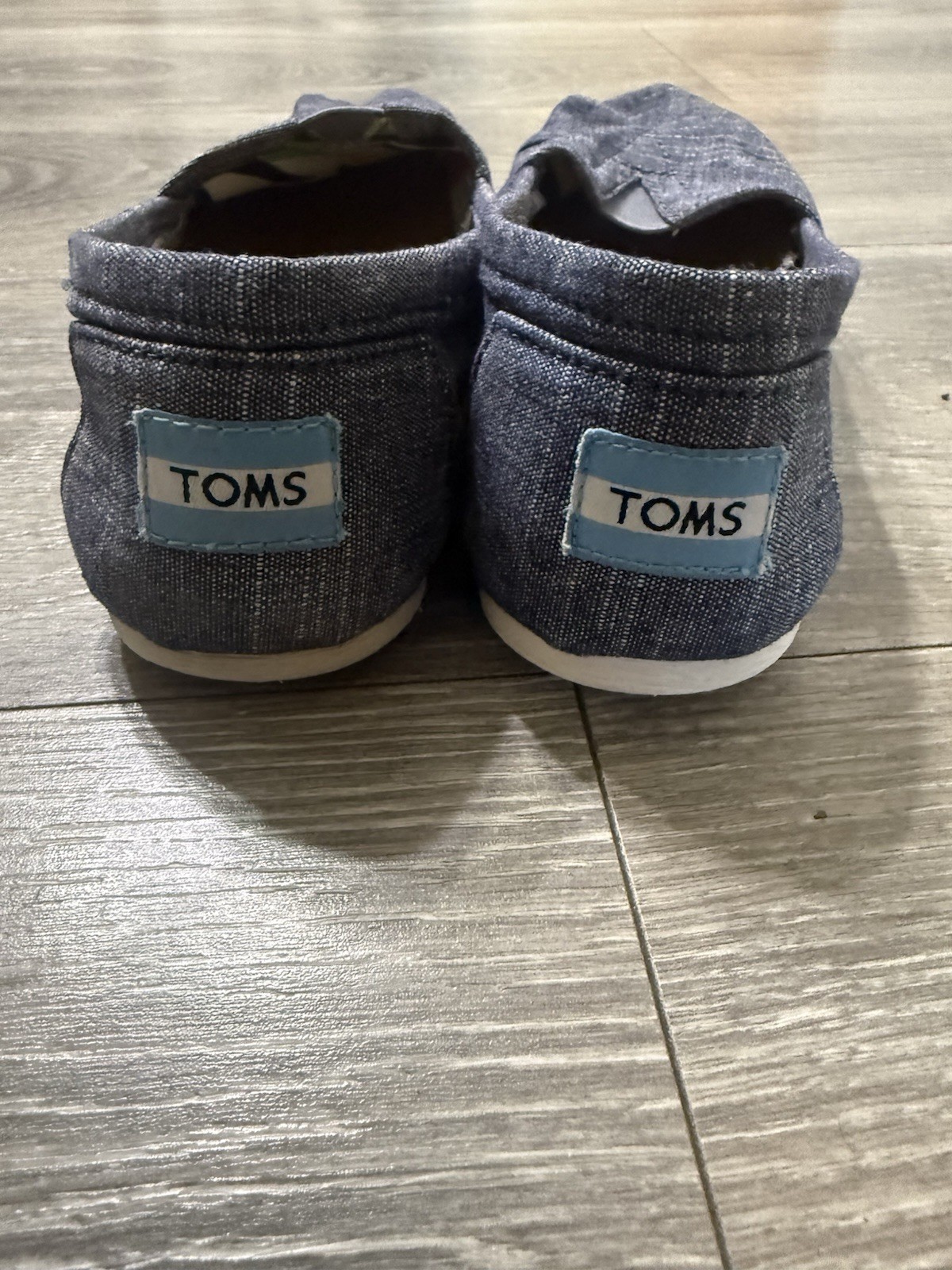 TOMS Blue Slip-On Canvas Flats Lightweight Closed Toe Rubber Sole Casual Women 8