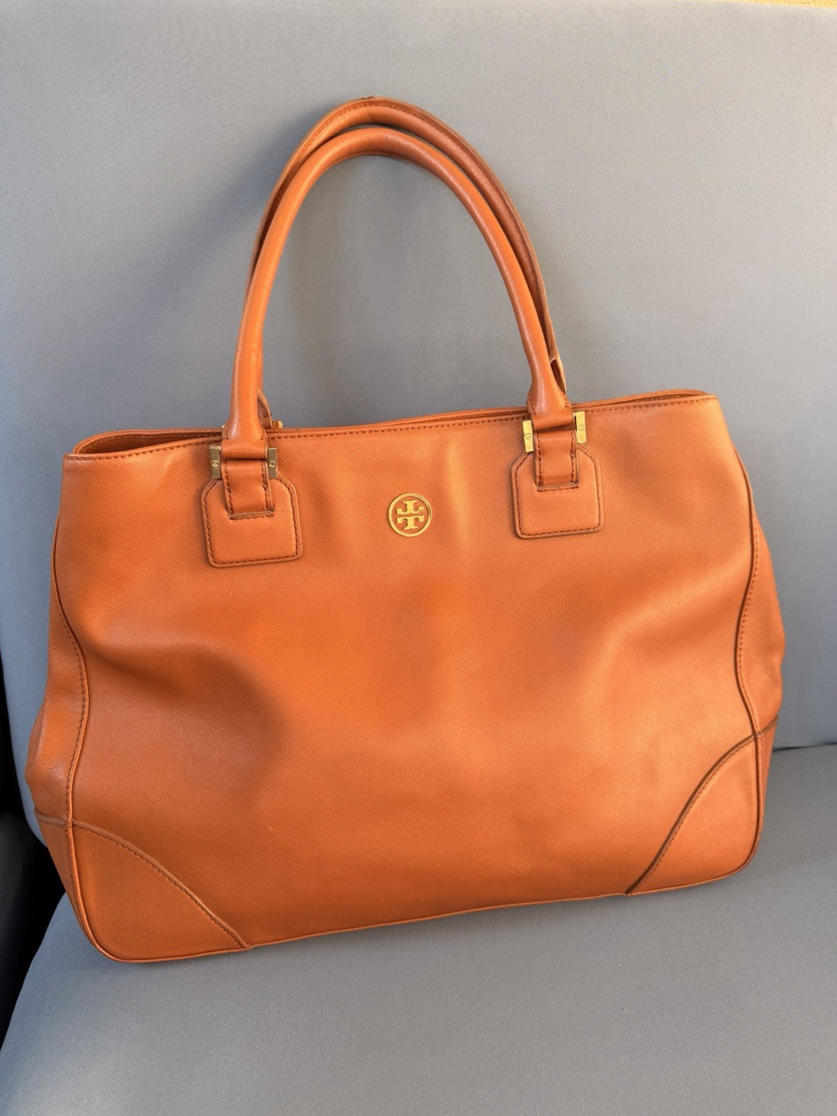 Tory Burch Robinson Saffiano Leather Tote Bag Cognac Brown Zip Satchel 16 Inch