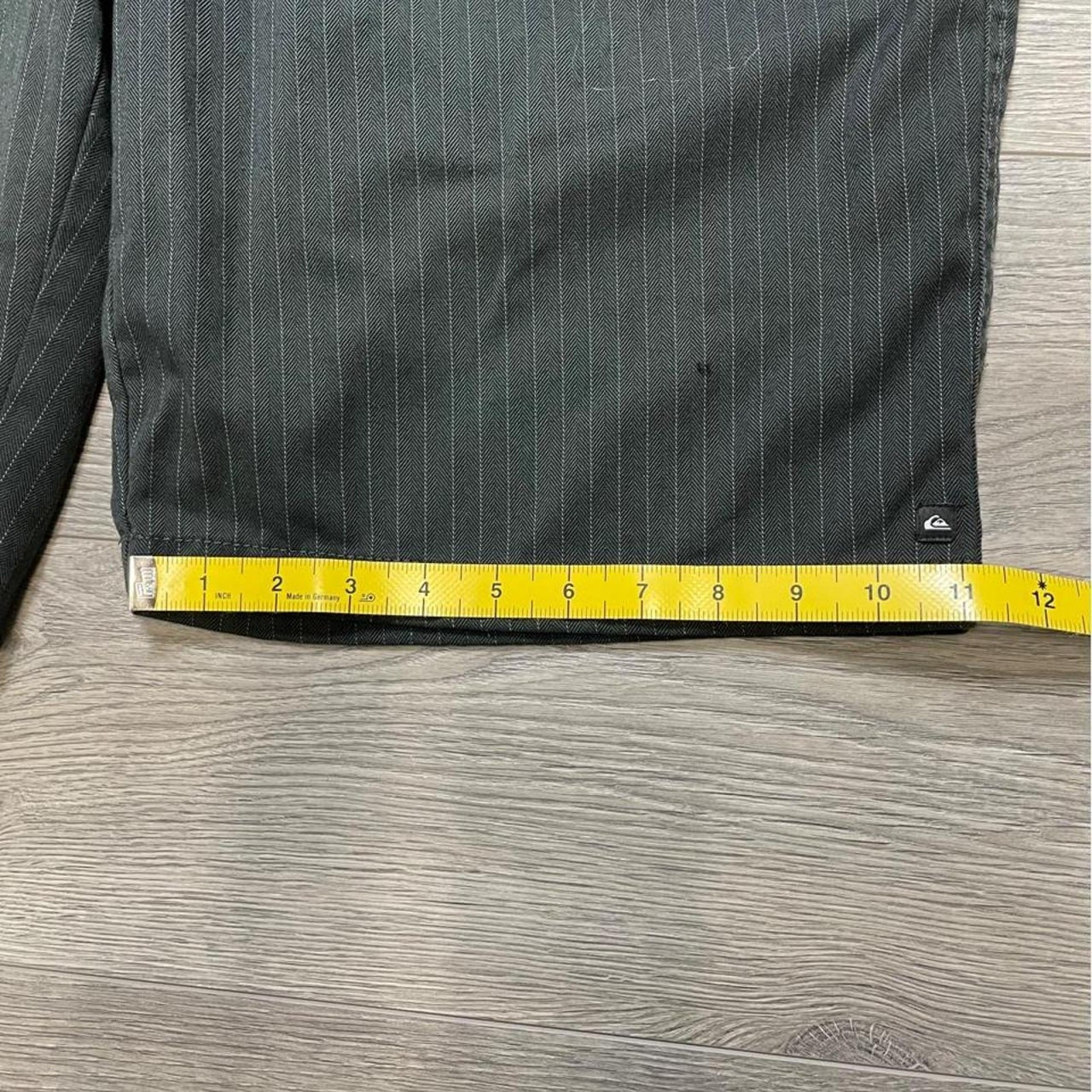 Quiksilver Vintage Grey Pinstripe Skate Shorts Embroidered Logo Y2K Size 36