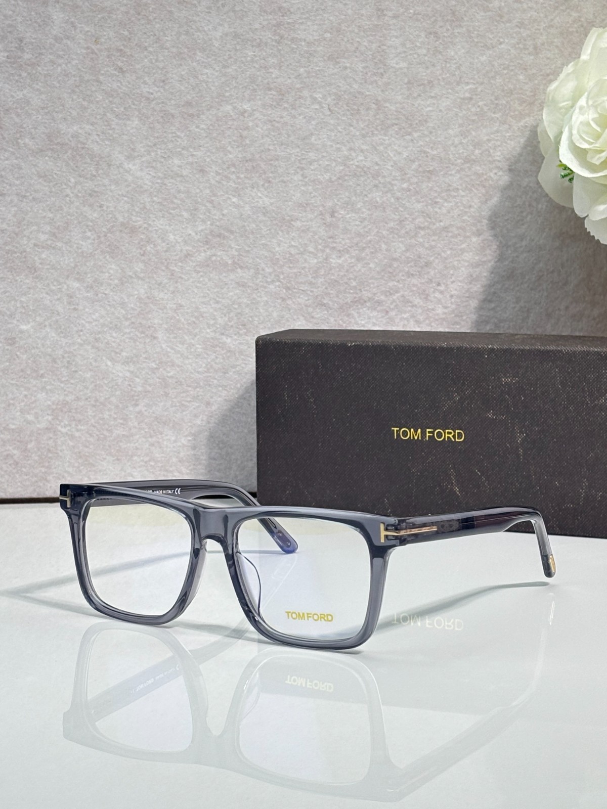 TOM FORD FT906 Clear gray Frame Clear Lenses sunglasses Authentic w/ Case