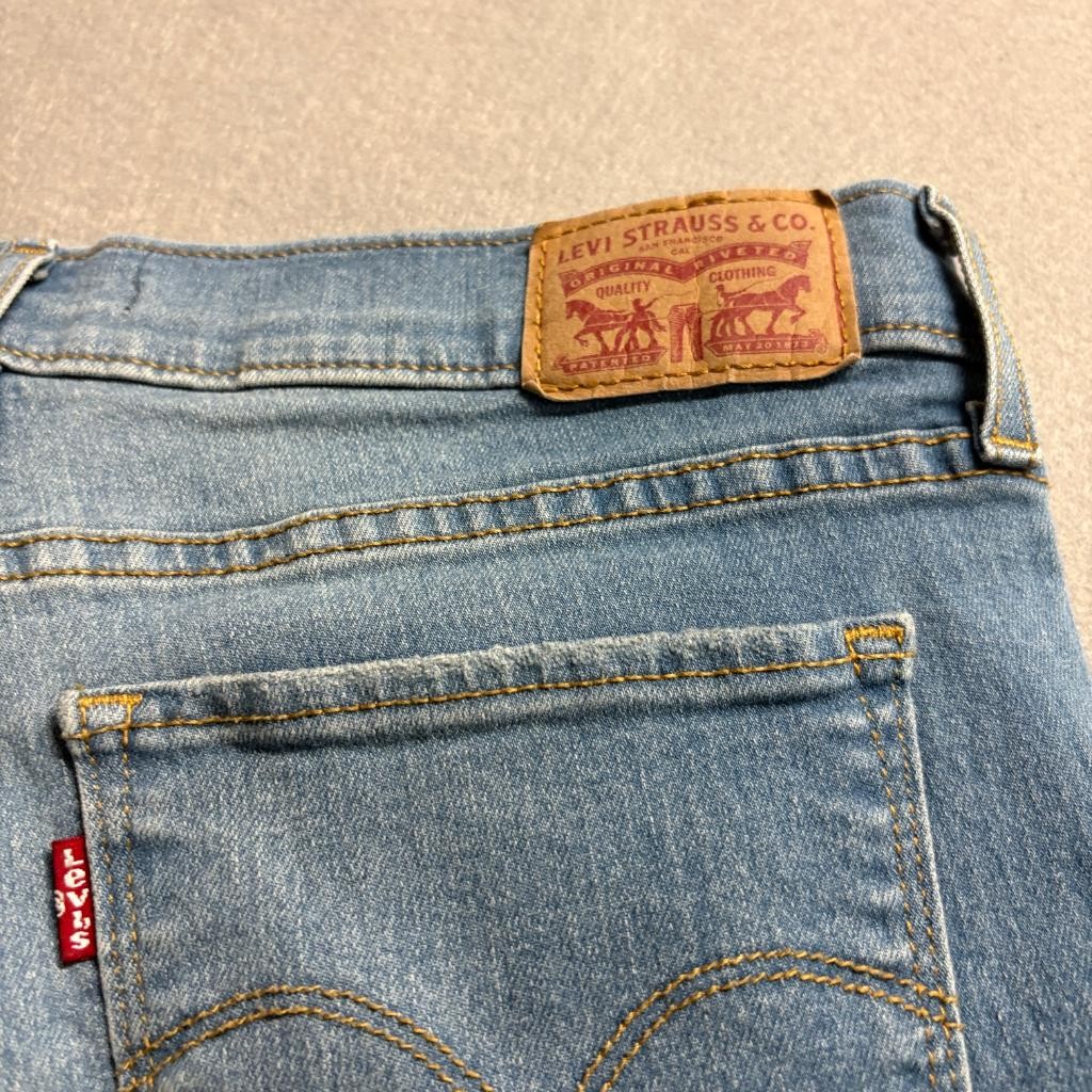 Levis 314 Shaping Straight Jeans Womens 28 Blue Denim Medium Wash Stretch