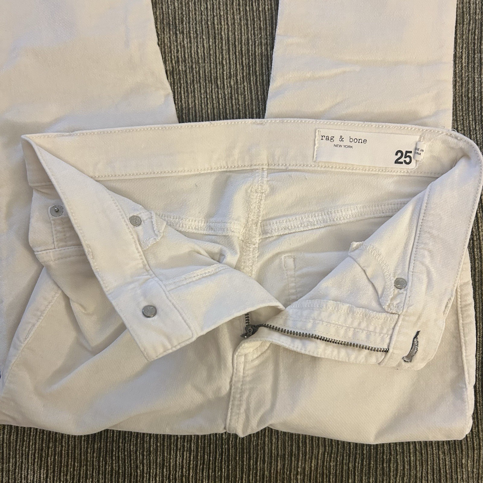 Authentic Rag & Bone New York White Skinny Jeans Women’s Size 25