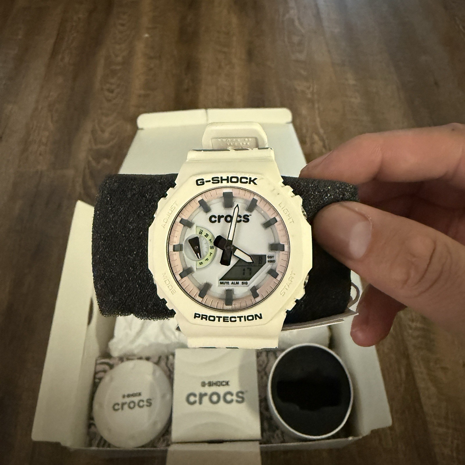 Crocs x G-SHOCK Echo Wave M4 W6 GA2100CROCS25-7 Watch Limited Edition Box