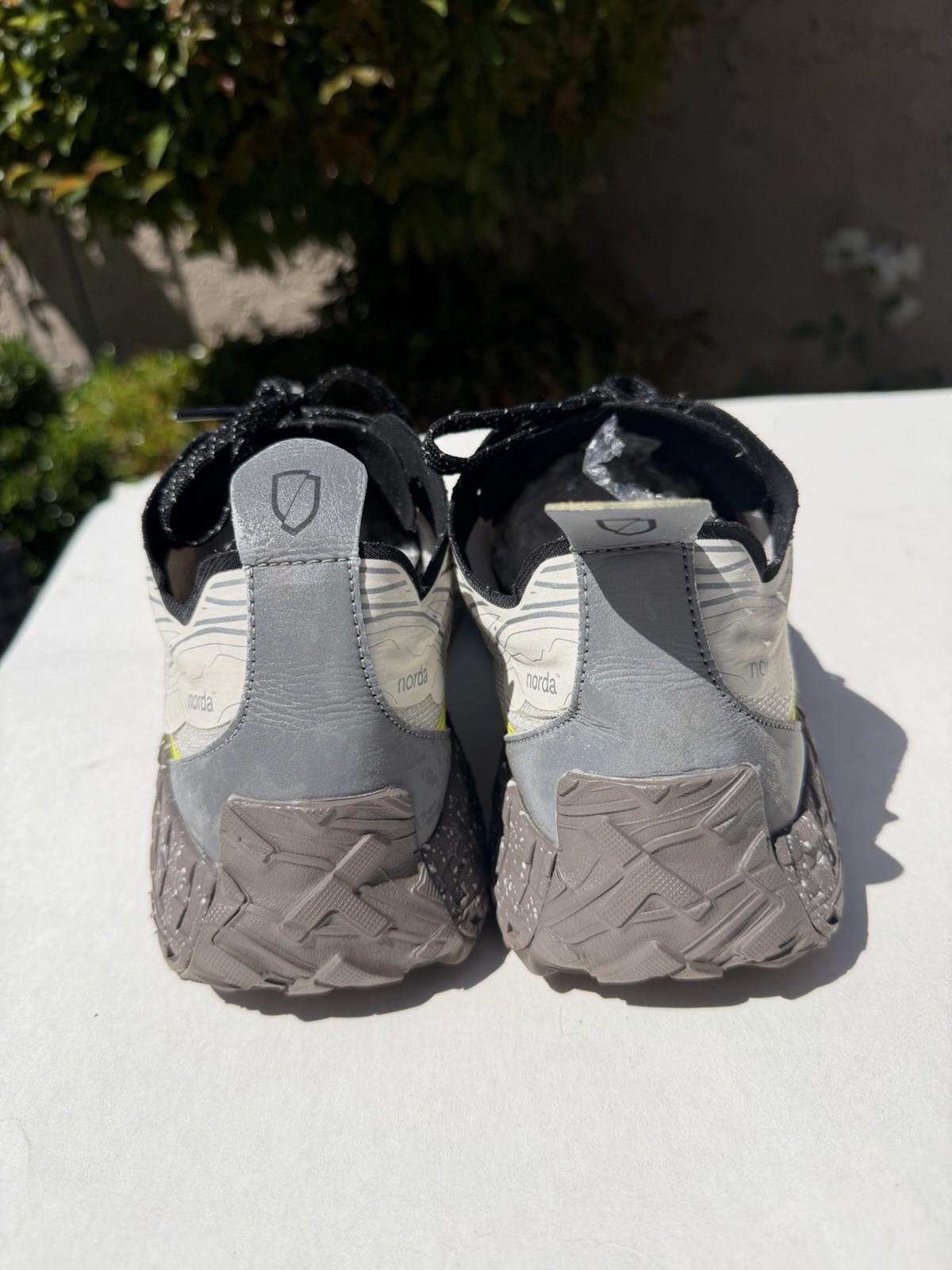 *worn* Limited Edition Norda 001 Men’s Gray Icicle Trail Running Shoes Size 11