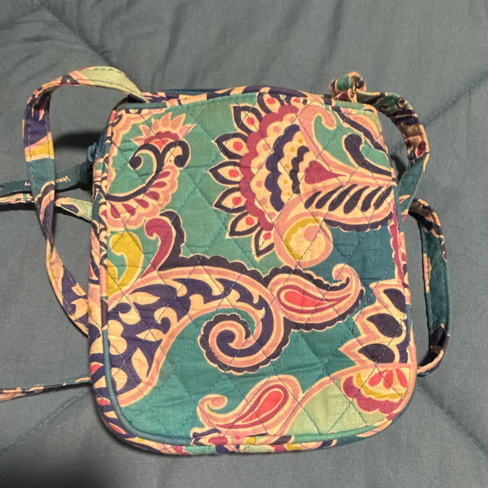 Vera Bradley Paisley Teal Multicolor Crossbody Bag Zip & Magnetic, Pockets