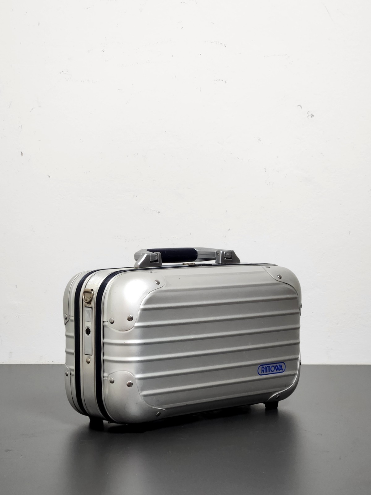 Genuine RIMOWA Silver Integral PICCOLO Mini Case/Handbag – (pre-LVMH) FULL SET!