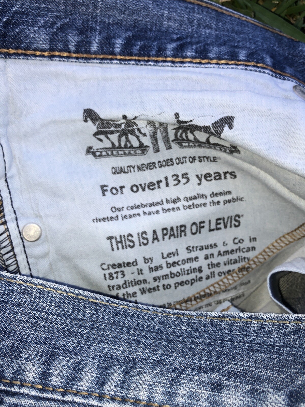 Vintage Levi’s Men’s 559 Relaxed Fit Jeans Med Wash 46 x 30 Cleaners Starch