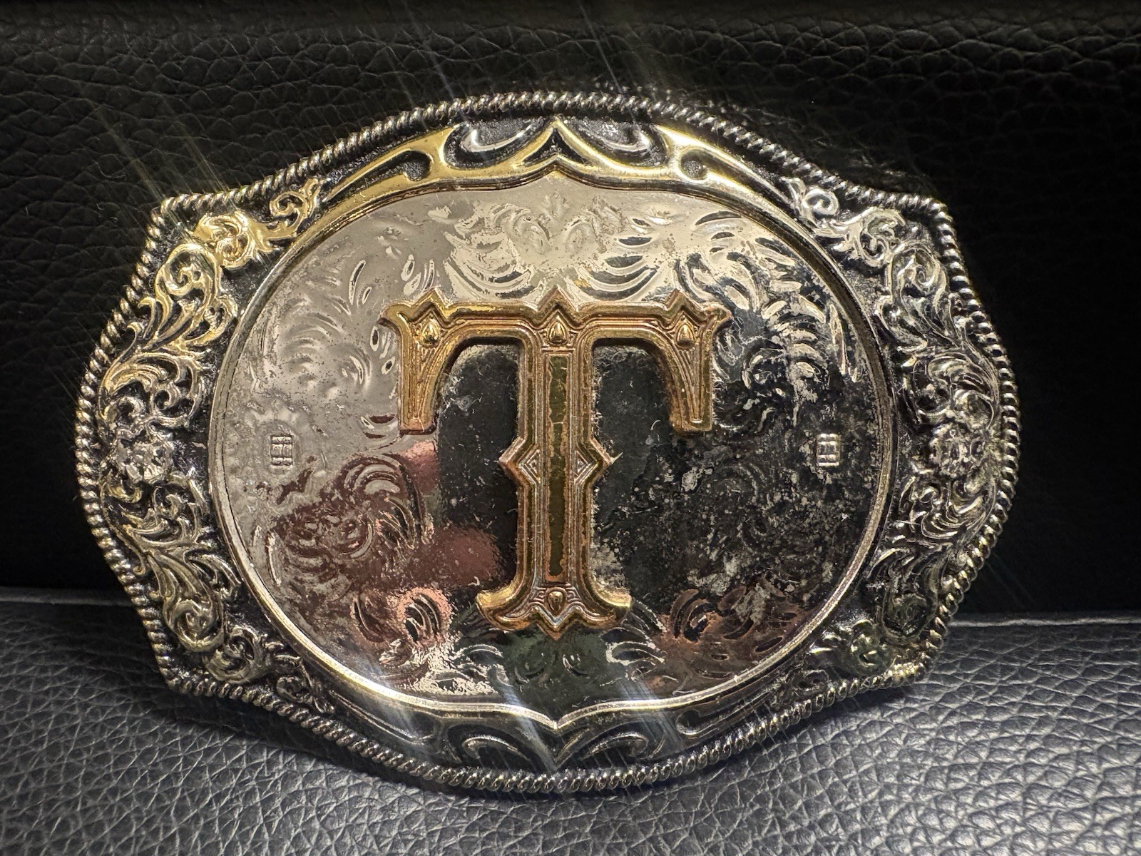 Men’s Western Oval Belt Buckle Engraved Floral Silver/Gold Tone Letter T